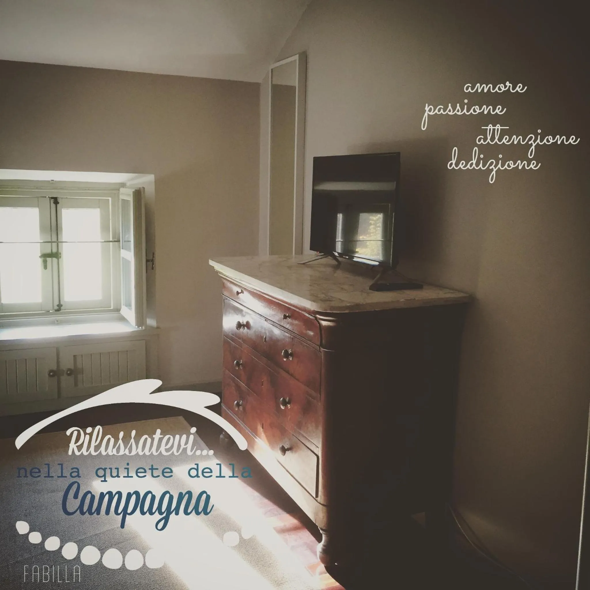 TV and multimedia in La Scuderia Charming Rooms b&b