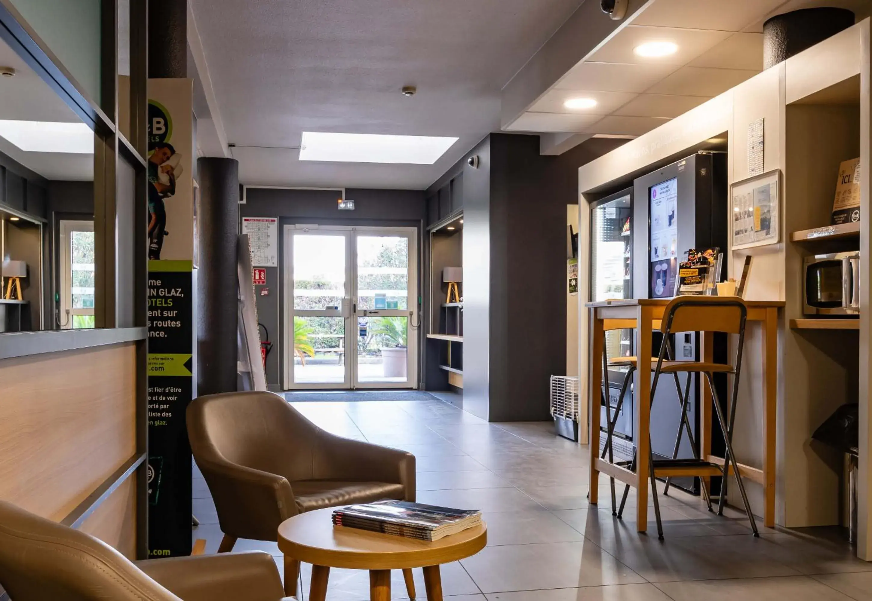 Lobby or reception in B&B HOTEL Valence Sud Lobby or reception in B&B HOTEL Valence Sud