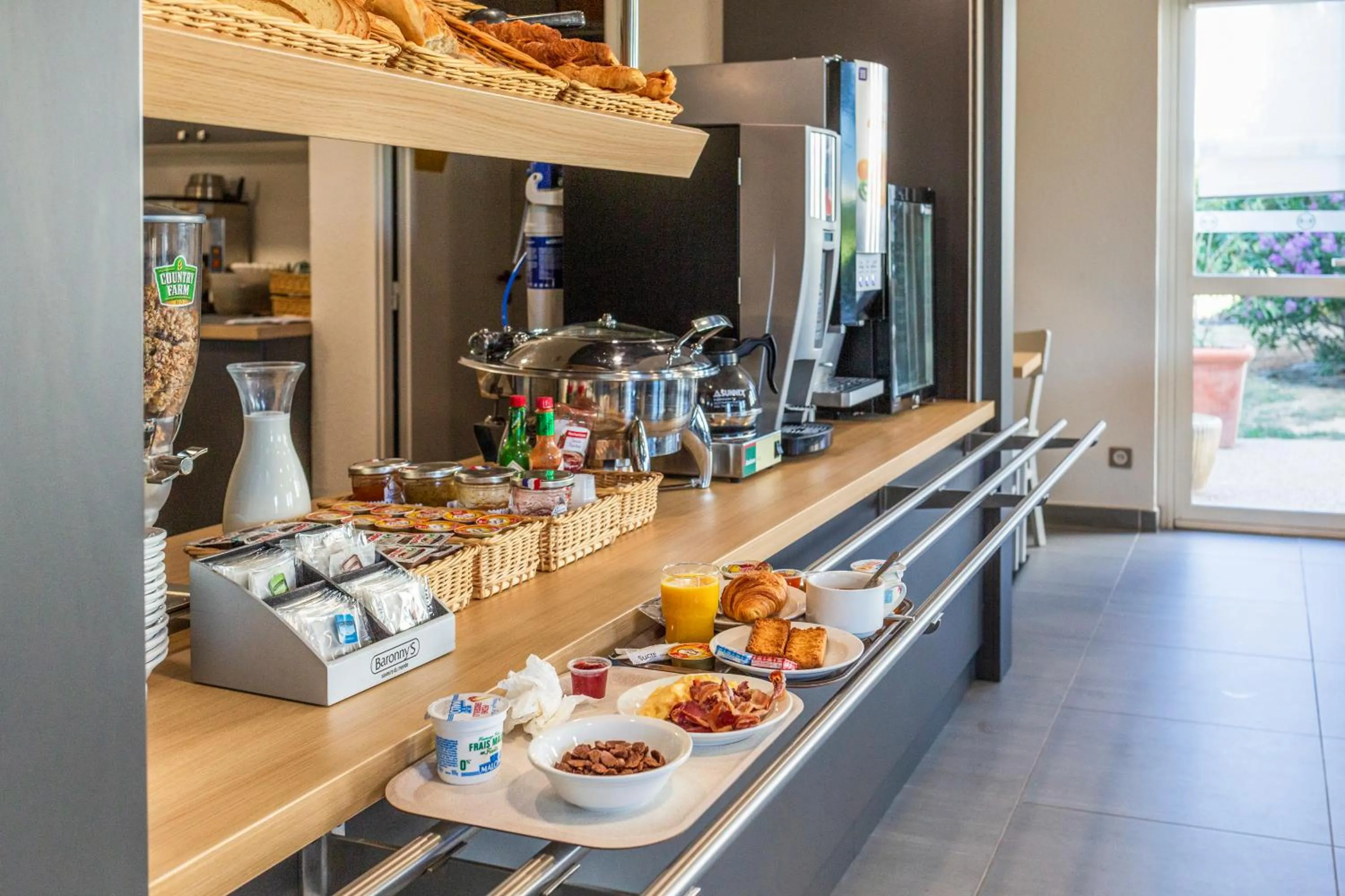 Buffet breakfast in B&B HOTEL Valence Sud