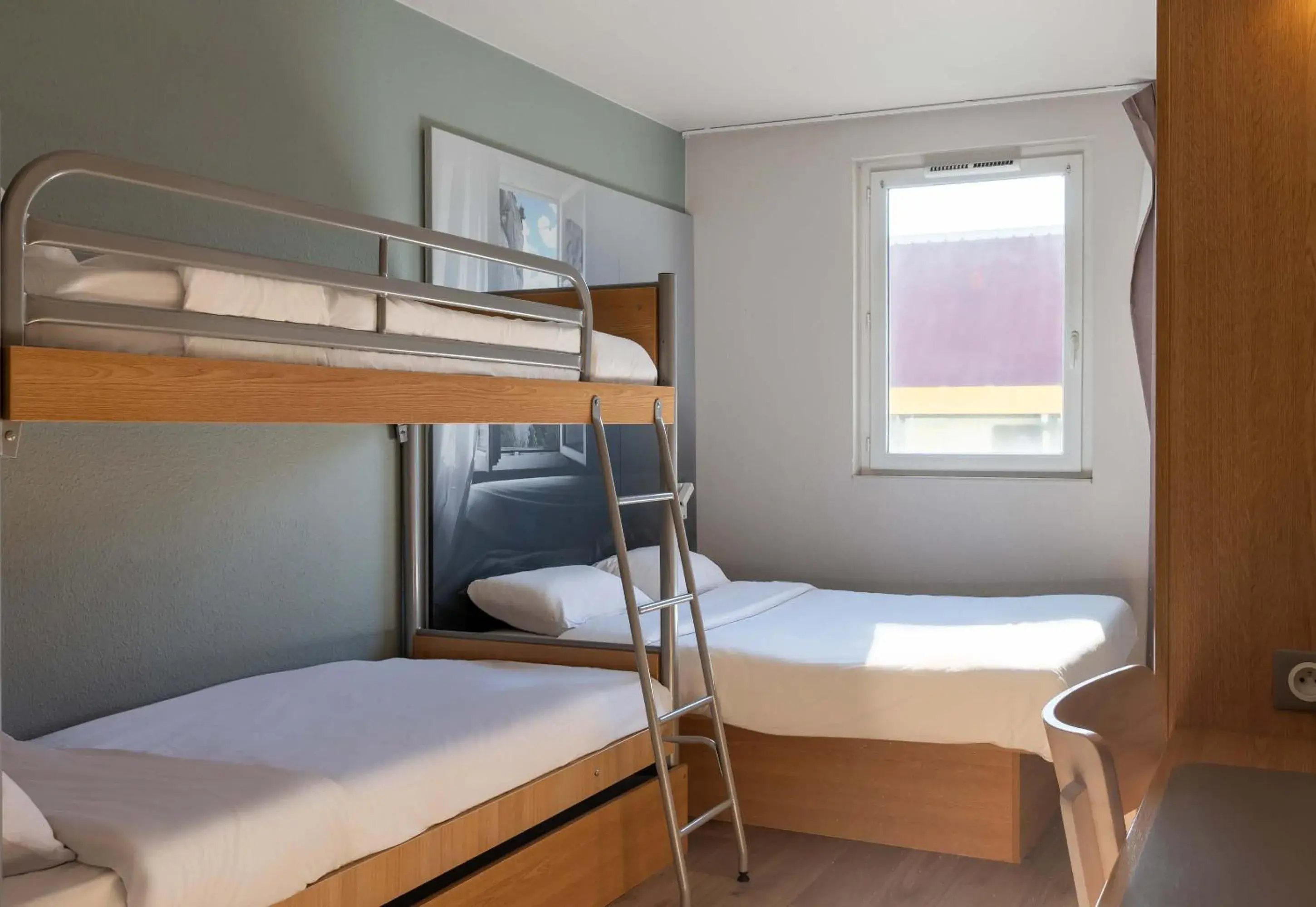 Bedroom, Bed in B&B HOTEL Valence Sud Bedroom, Bed in B&B HOTEL Valence Sud