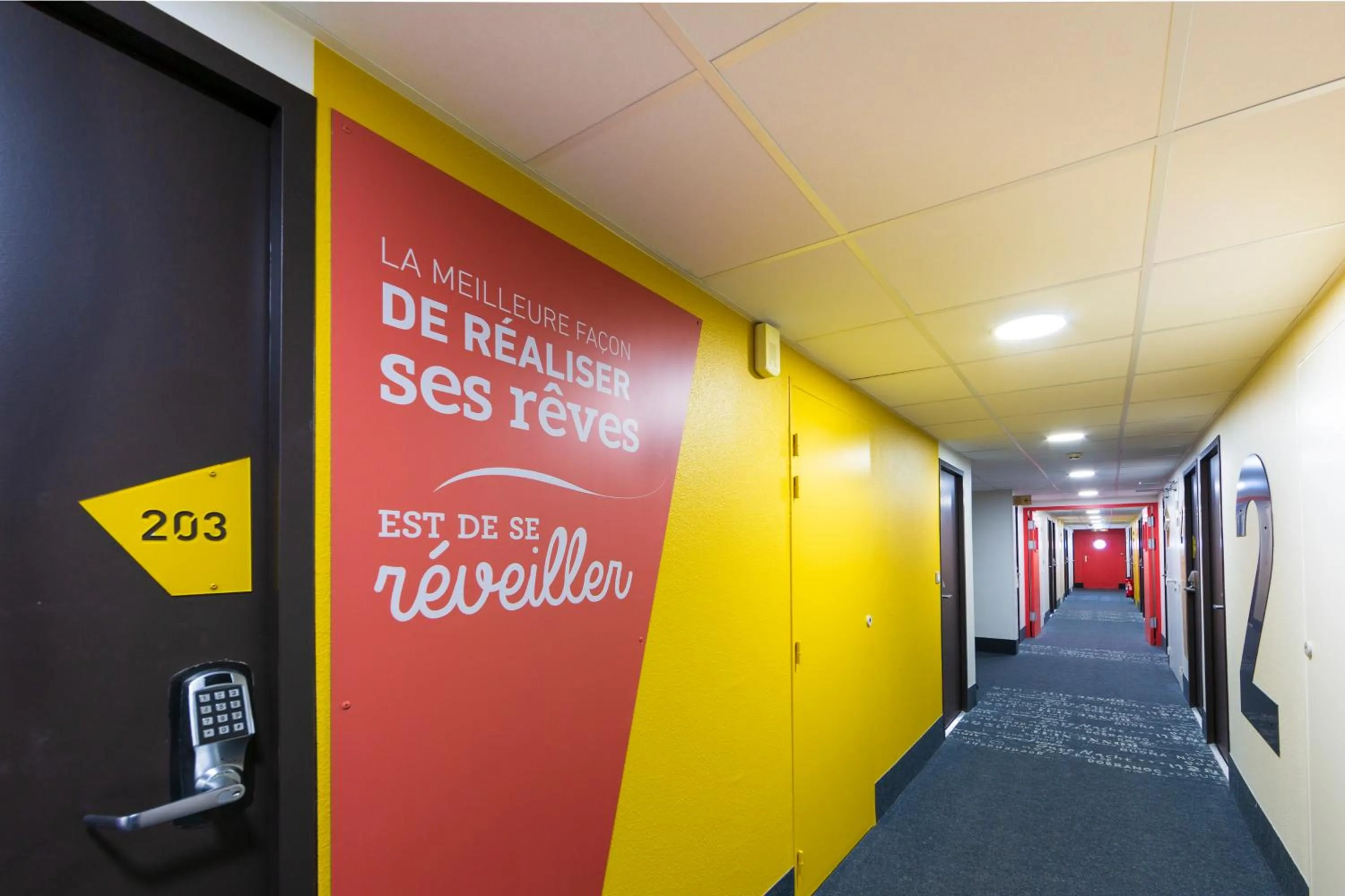 Decorative detail in B&B HOTEL Valence Sud