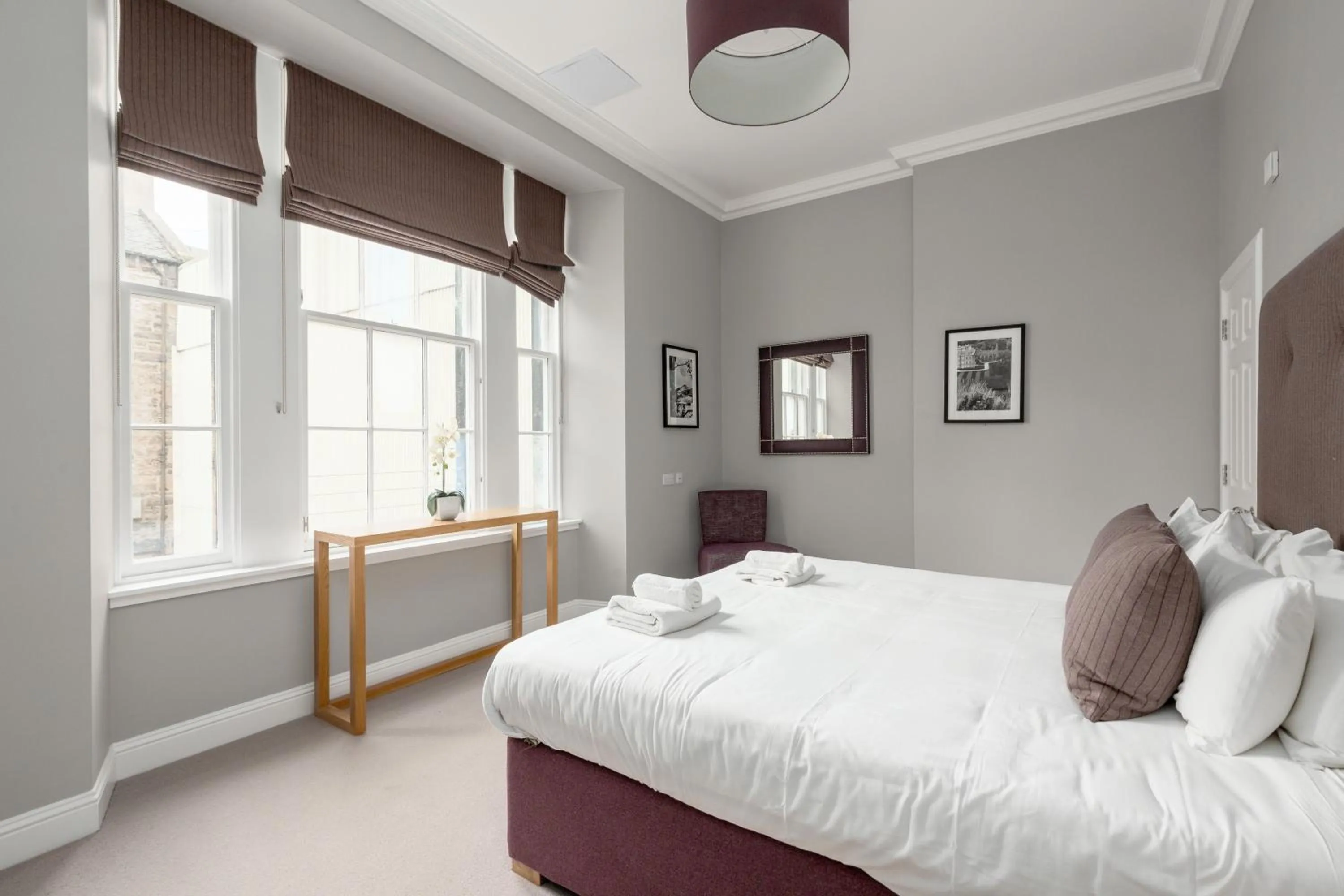 Bed in Destiny Scotland - Princes Street Residence