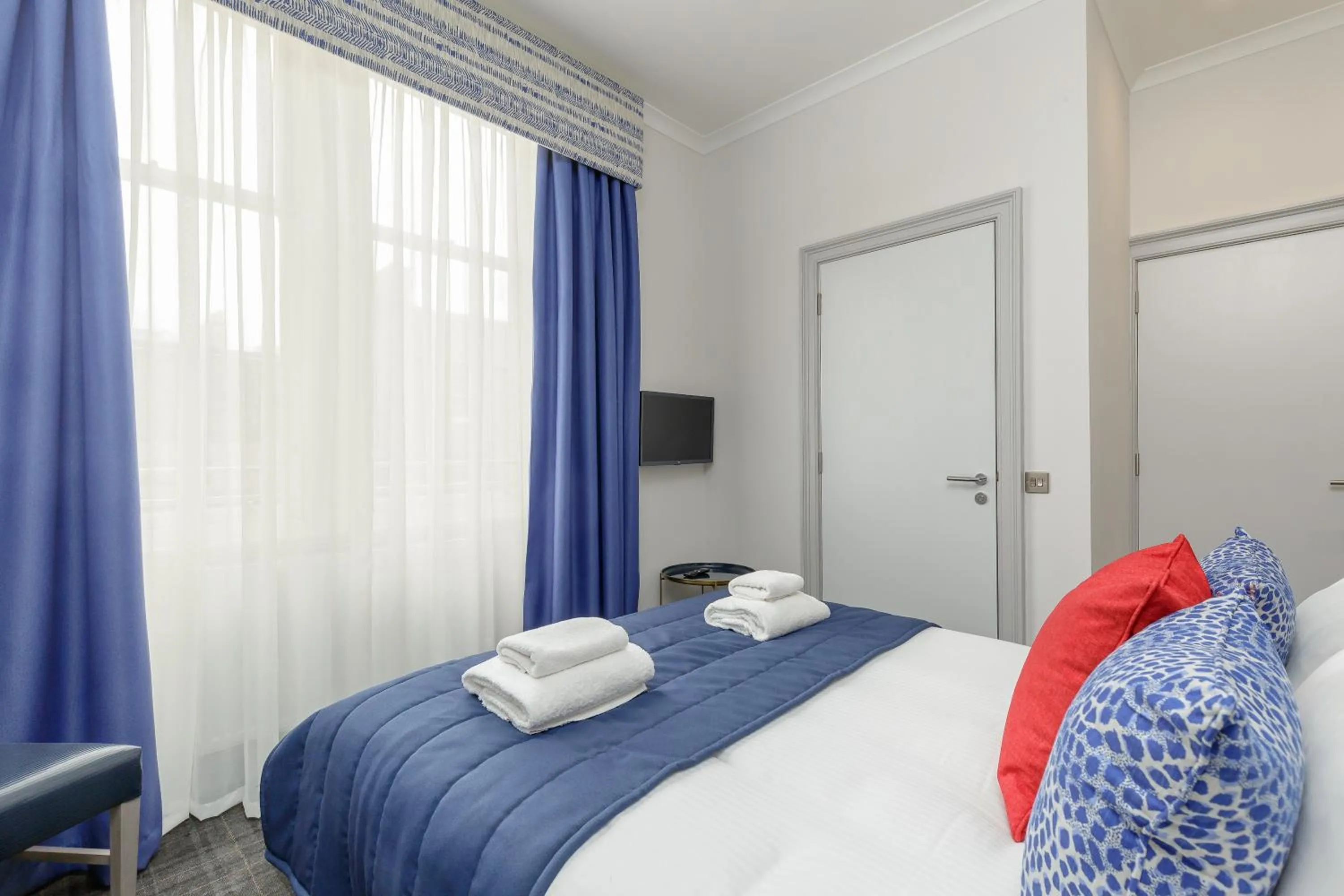 Bed in Destiny Scotland - Princes Street Residence