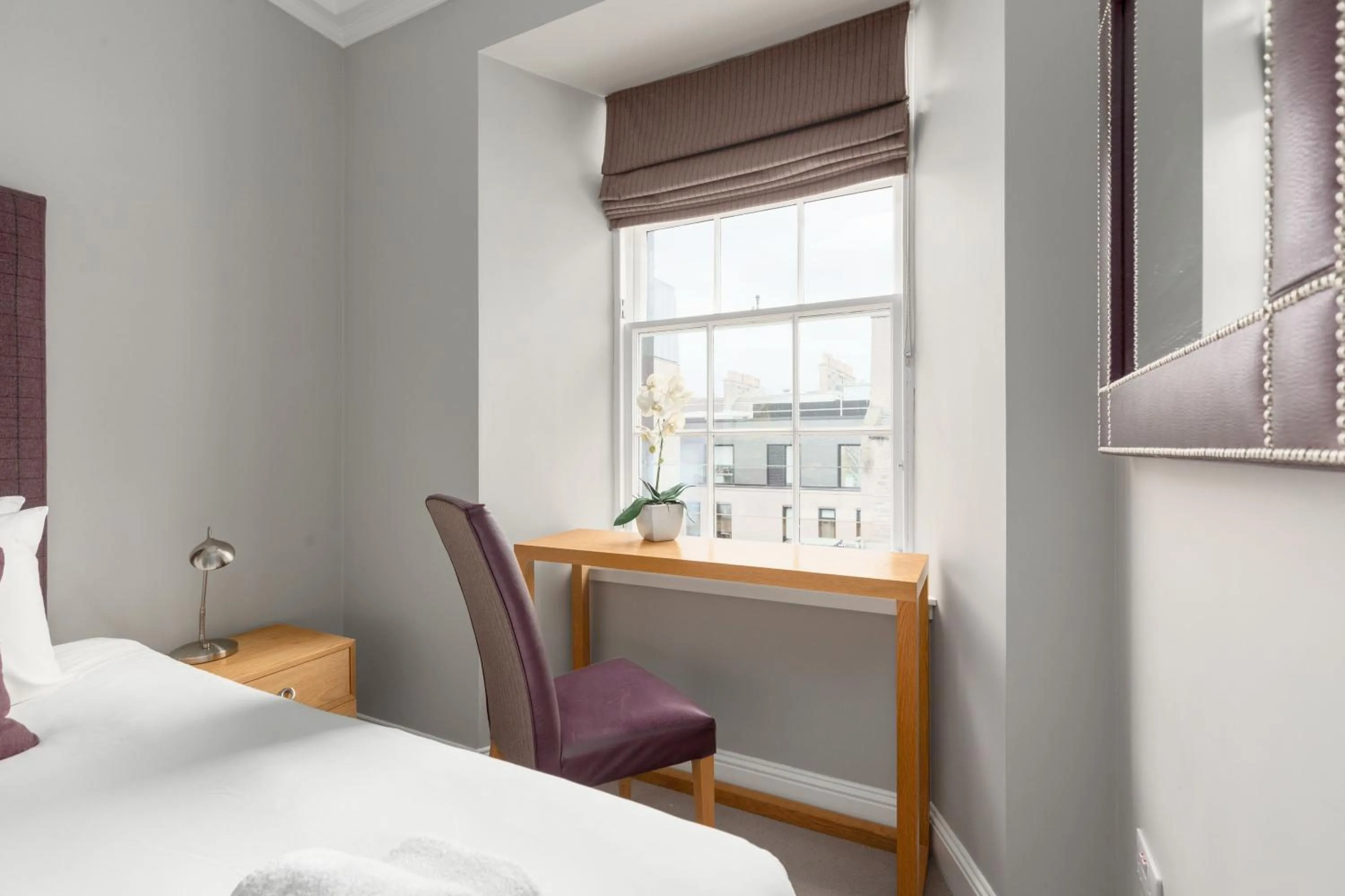 Bed in Destiny Scotland - Princes Street Residence