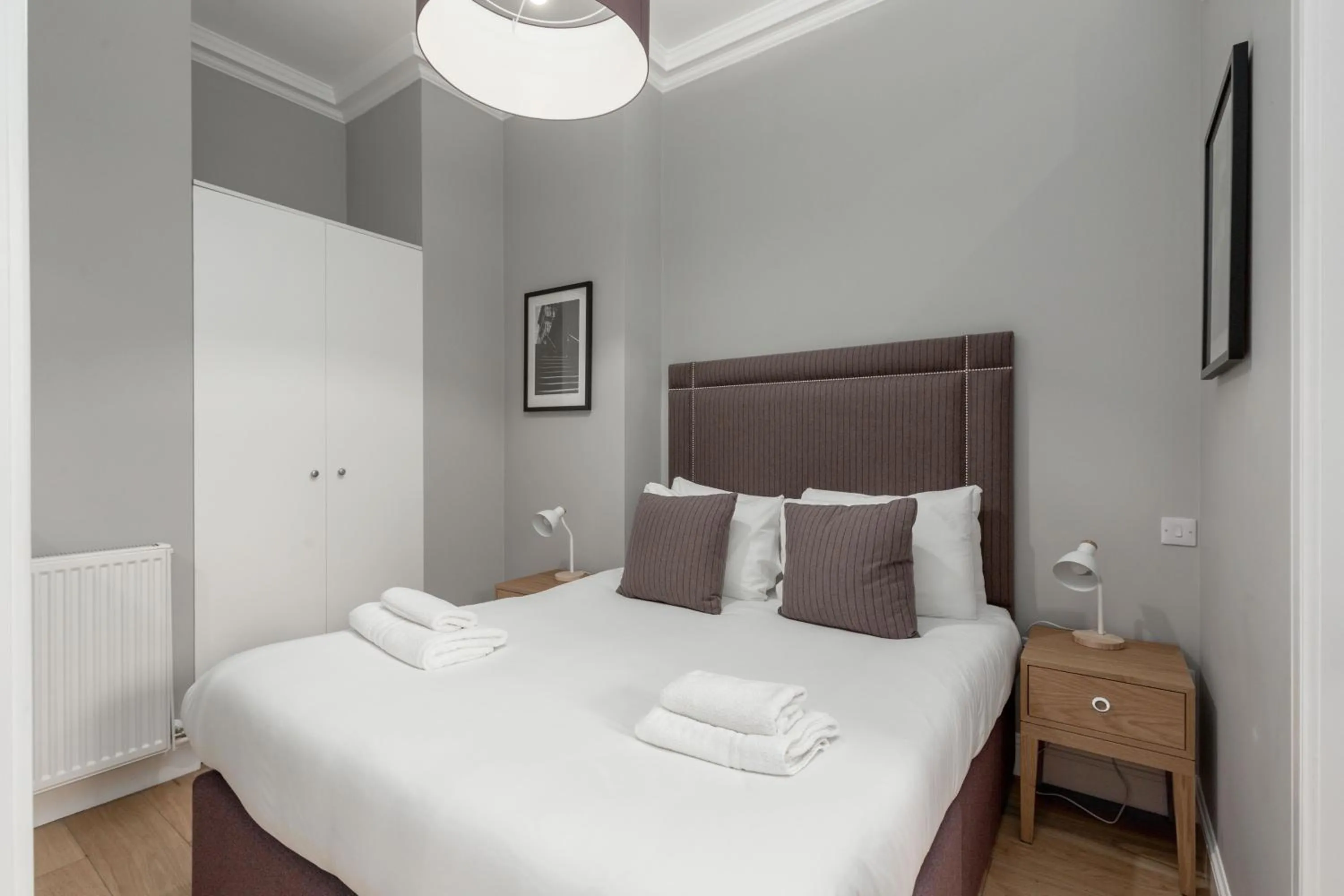 Bed in Destiny Scotland - Princes Street Residence