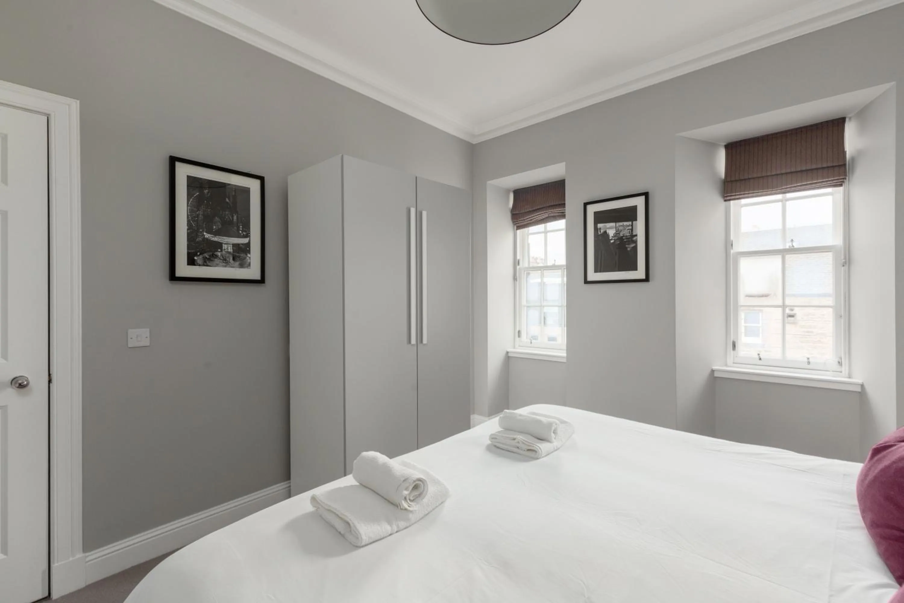 Bed in Destiny Scotland - Princes Street Residence