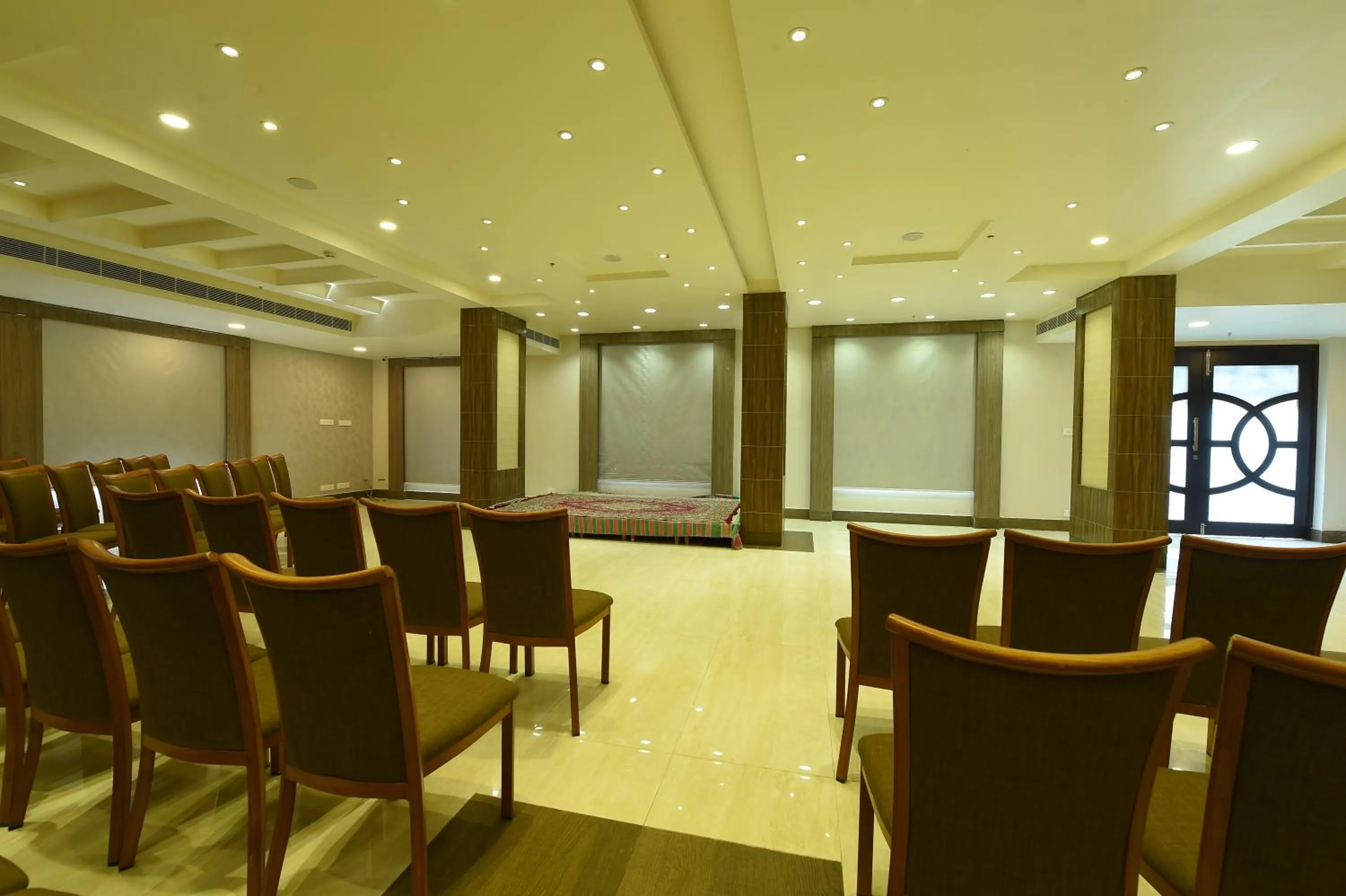 Business facilities in Mayas Kem Pride A Group of hotel Mayas