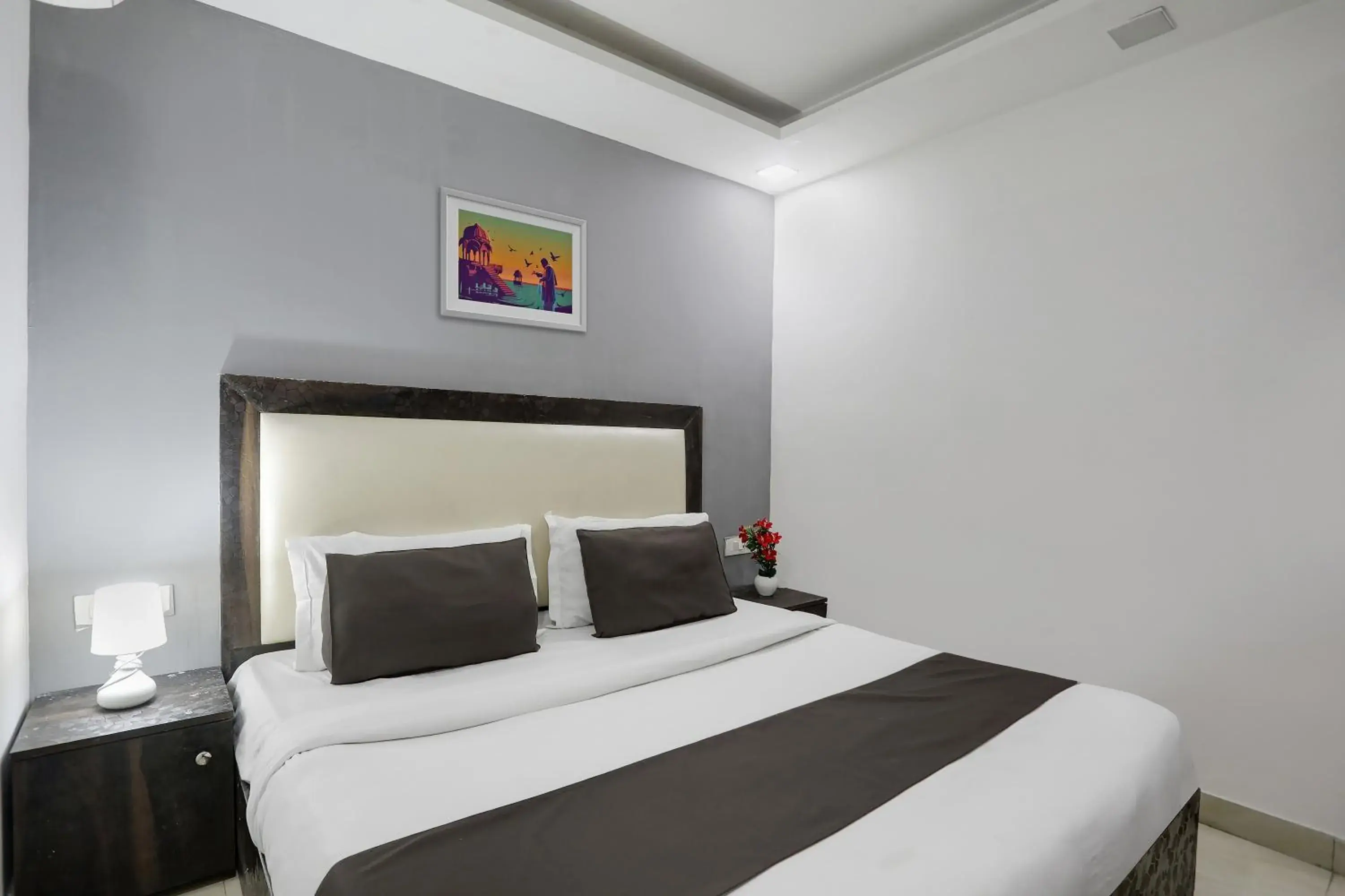 Classic Triple Room - single occupancy in Super Hotel O Mannat Near Lotus Temple Classic Triple Room - single occupancy in Super Hotel O Mannat Near Lotus Temple