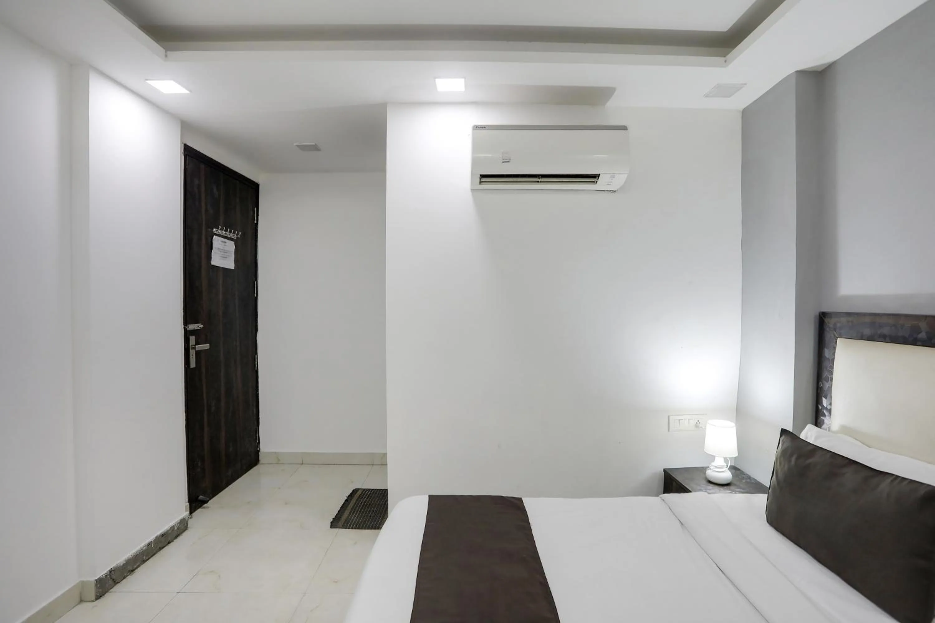 Bed in Super Hotel O Mannat Near Lotus Temple