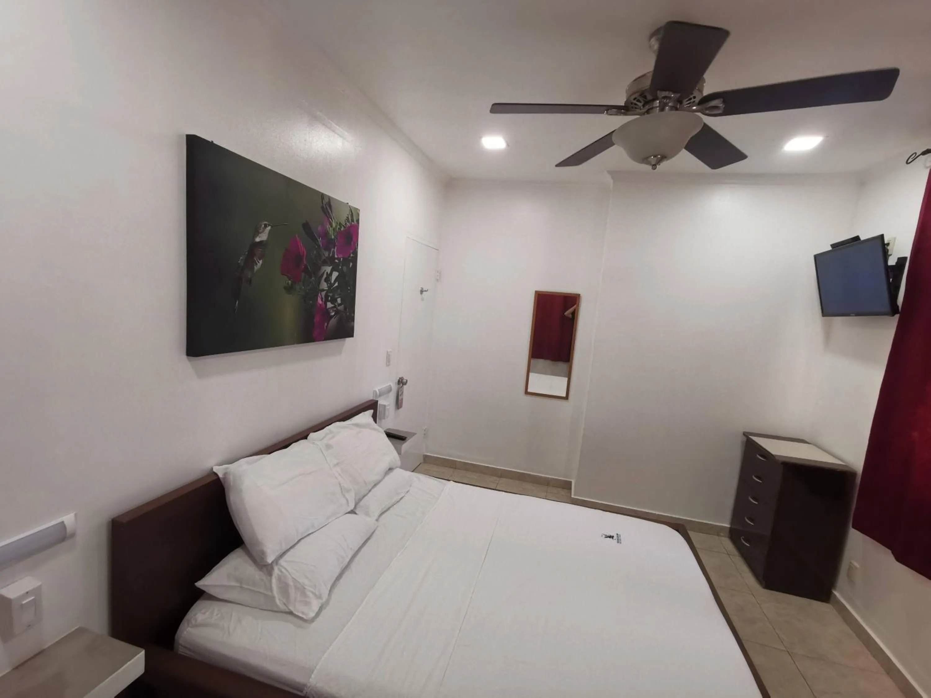 Deluxe Double Room with Two Double Beds in The Balboa Inn