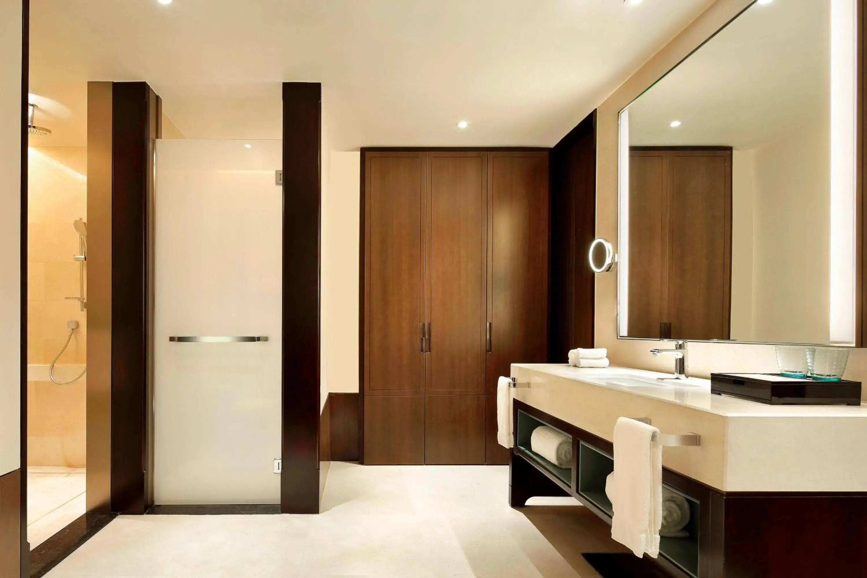 Guest Room, 1 King in Four Points by Sheraton Chengdu, Anren Guest Room, 1 King in Four Points by Sheraton Chengdu, Anren