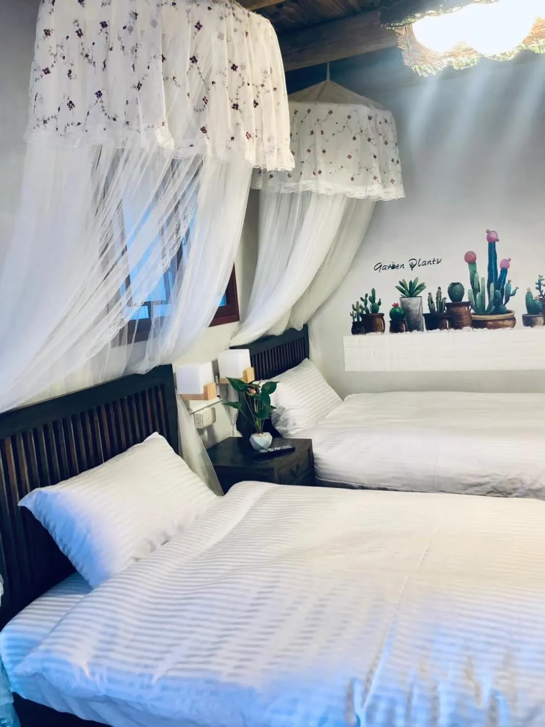 Bed in Red Tomato B&B