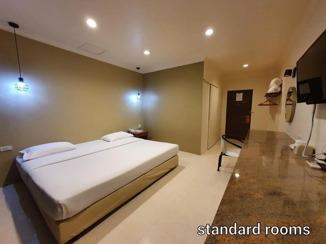 Bedroom, Bed in Rattana View