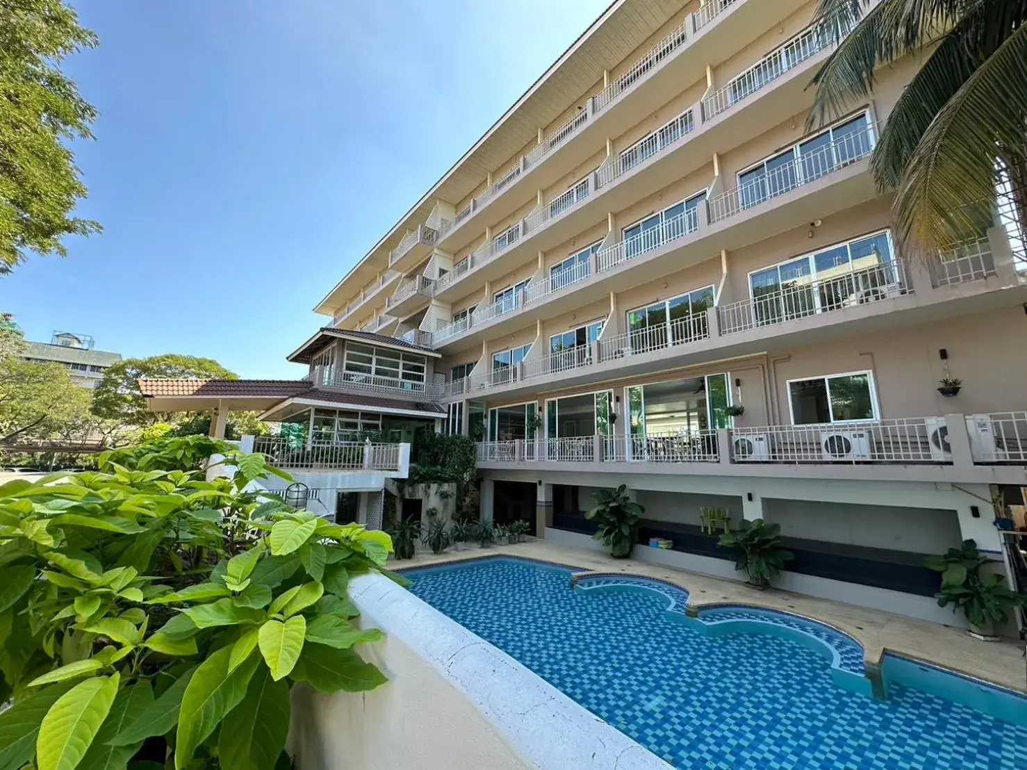 Property building in Rattana View Property building in Rattana View