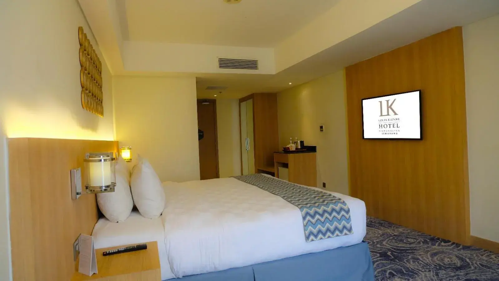 Bed in Louis Kienne Hotel Simpang Lima Bed in Louis Kienne Hotel Simpang Lima