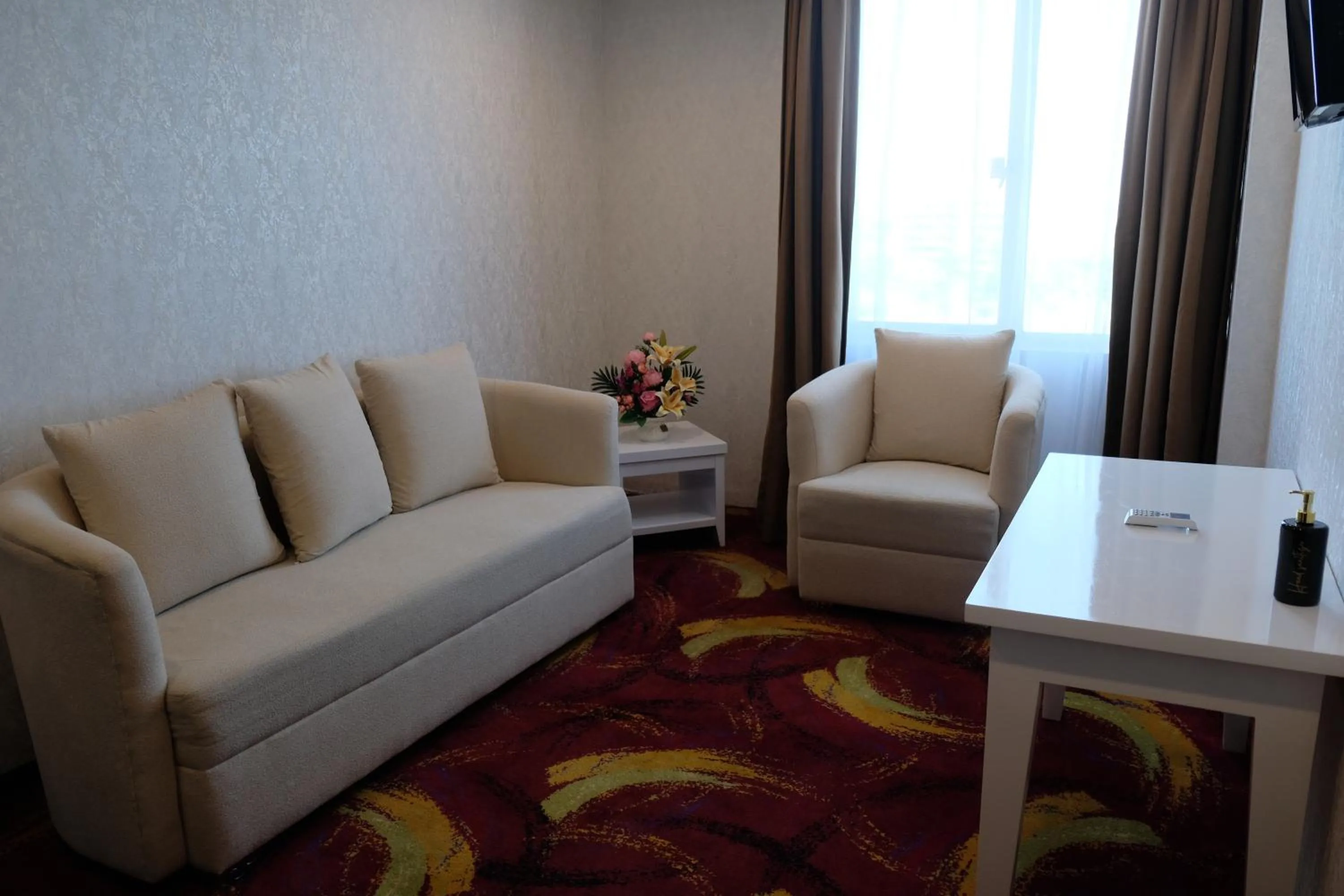 Living room in Travellers Hotel Phinisi