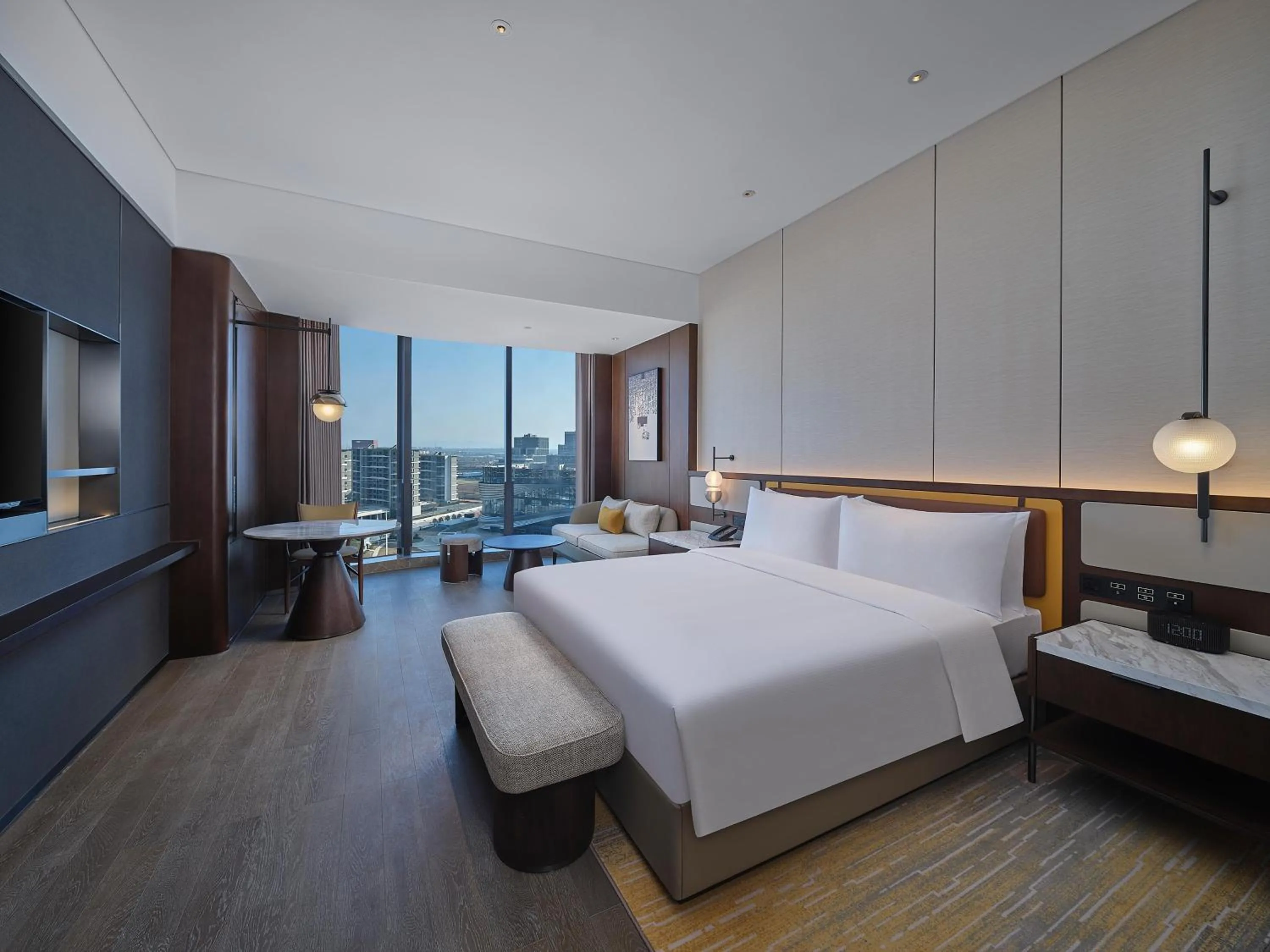 Deluxe King Room in Hilton Quzhou