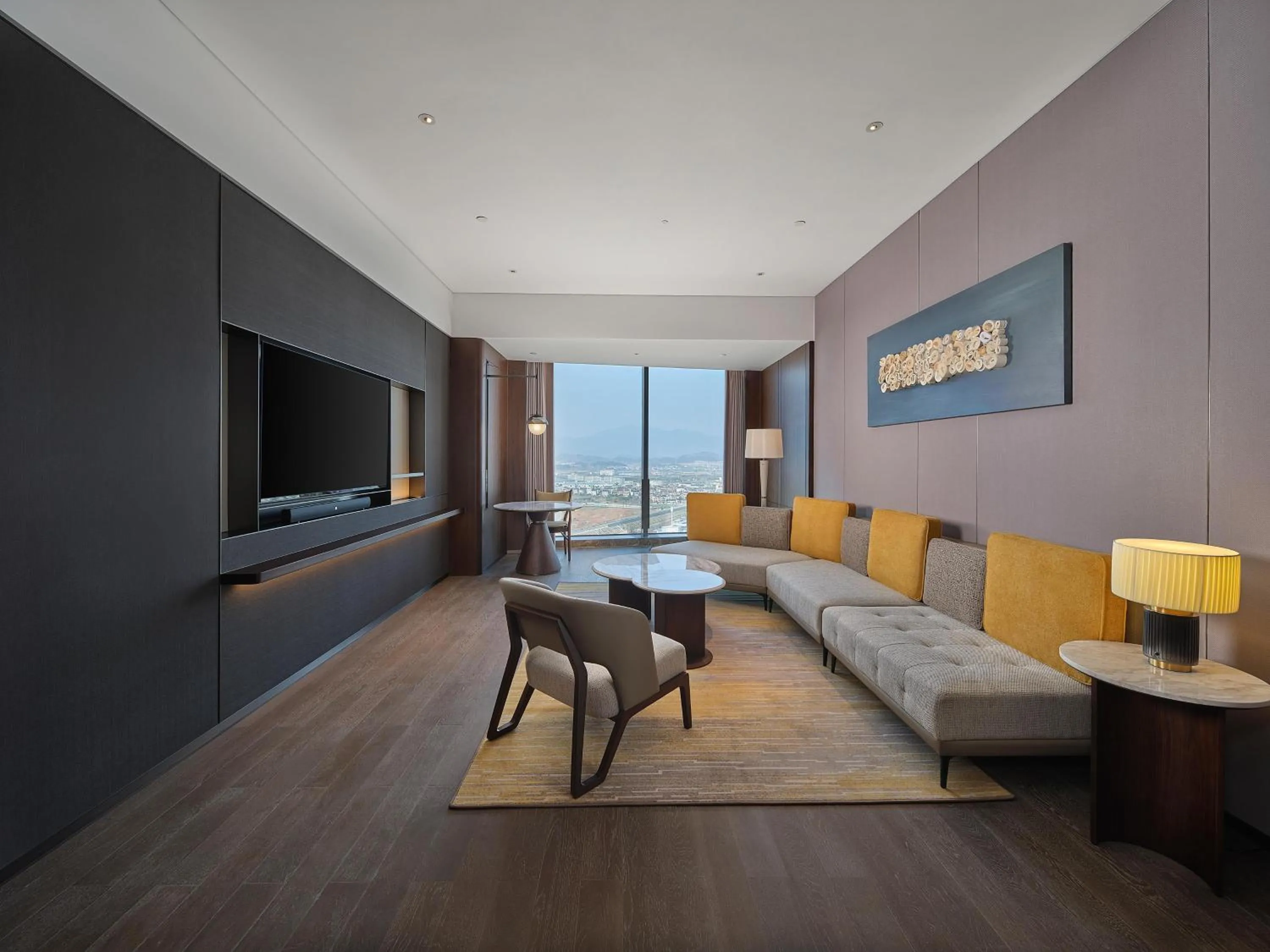 Deluxe King Suite in Hilton Quzhou