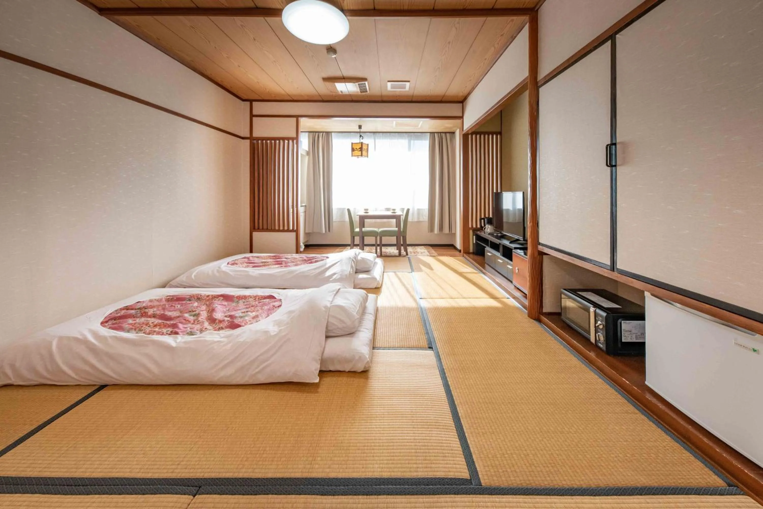 Photo of the whole room, Bed in Hotel Shin Makomo