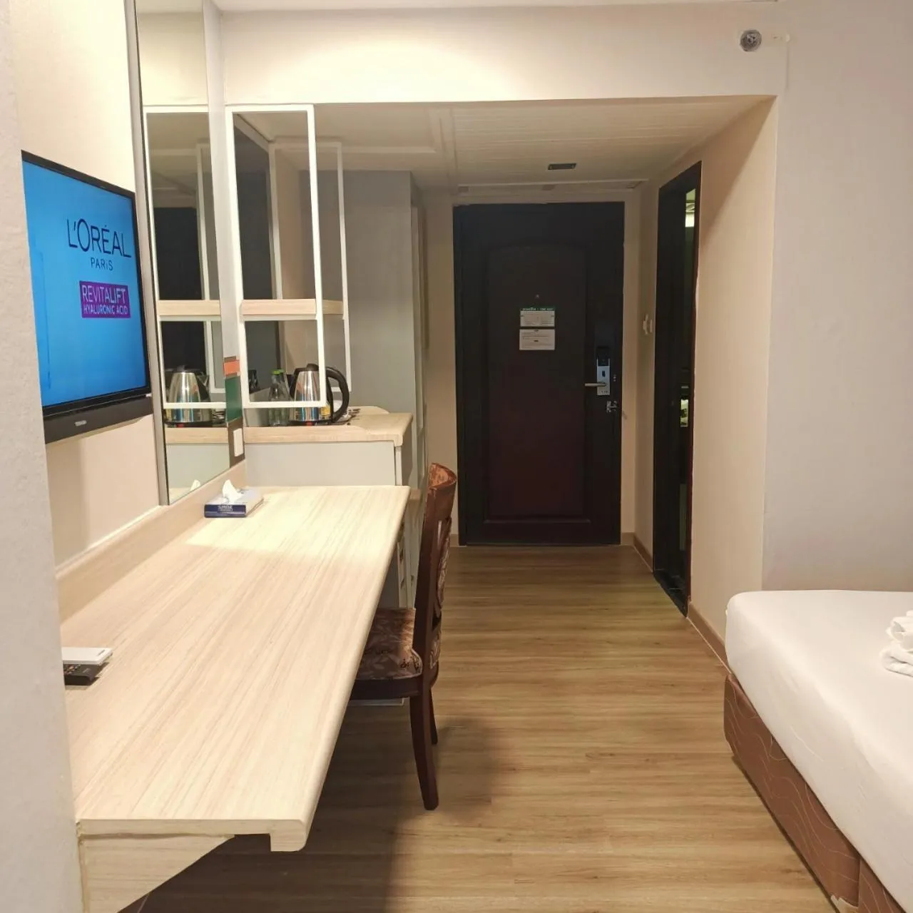 Photo of the whole room, Bed in Mayflower Grande Hotel Phitsanulok