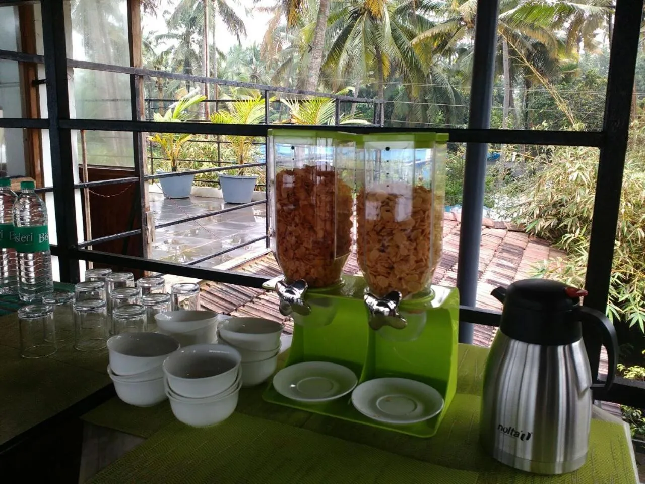 Food and drinks in 36 Palms Boutique Retreat