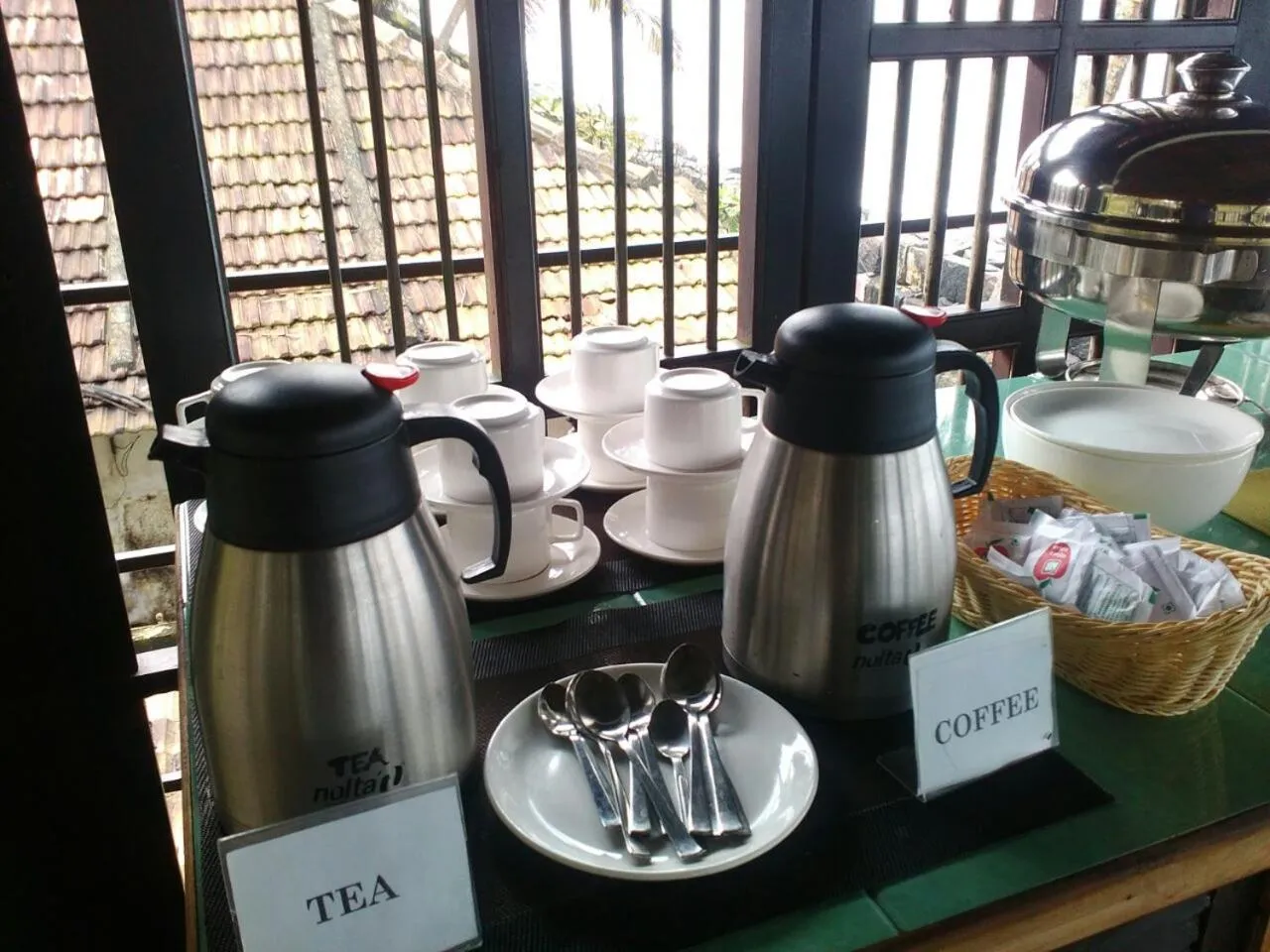 Food and drinks in 36 Palms Boutique Retreat