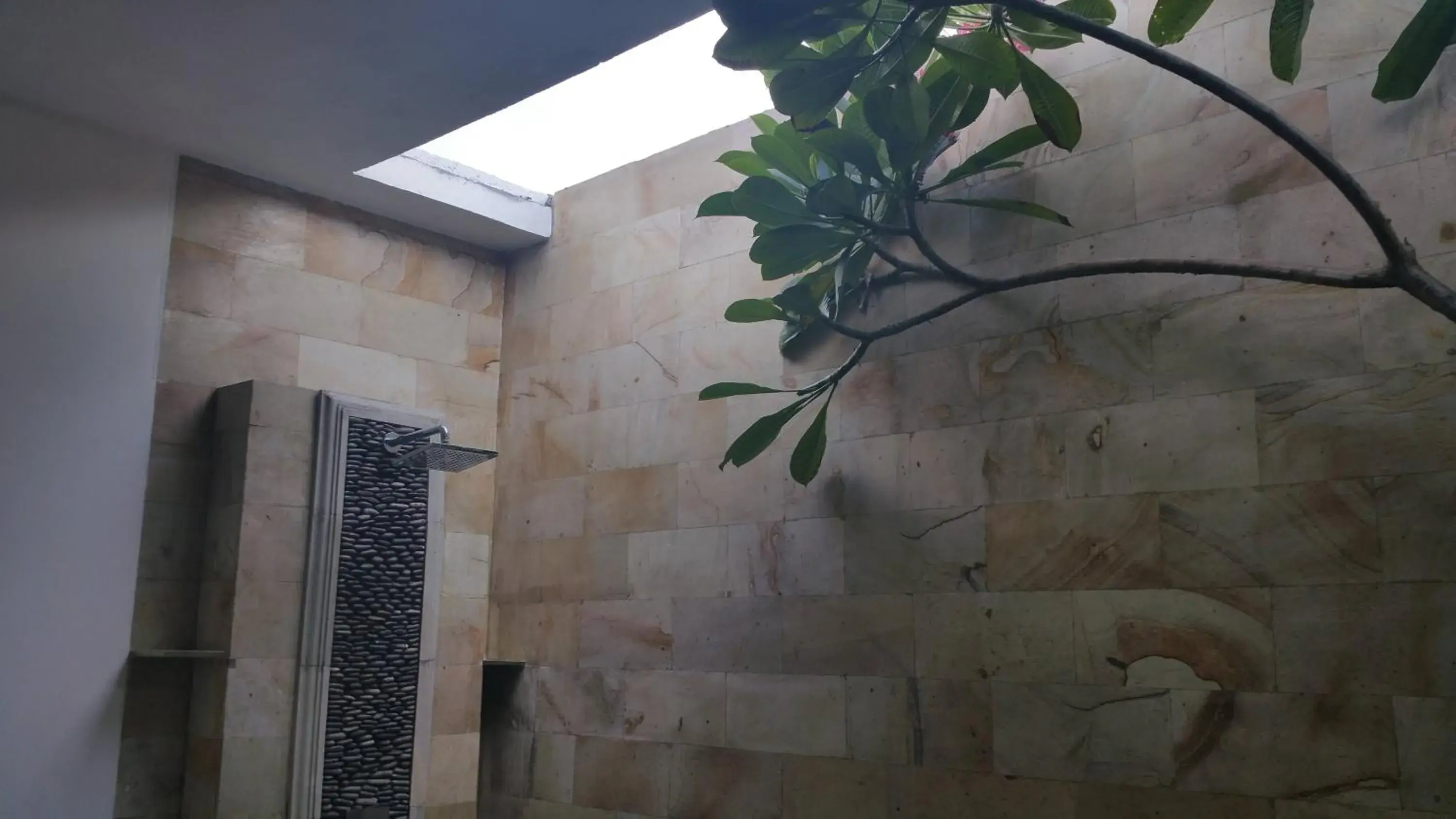 Bathroom in Nalini Resort Bathroom in Nalini Resort