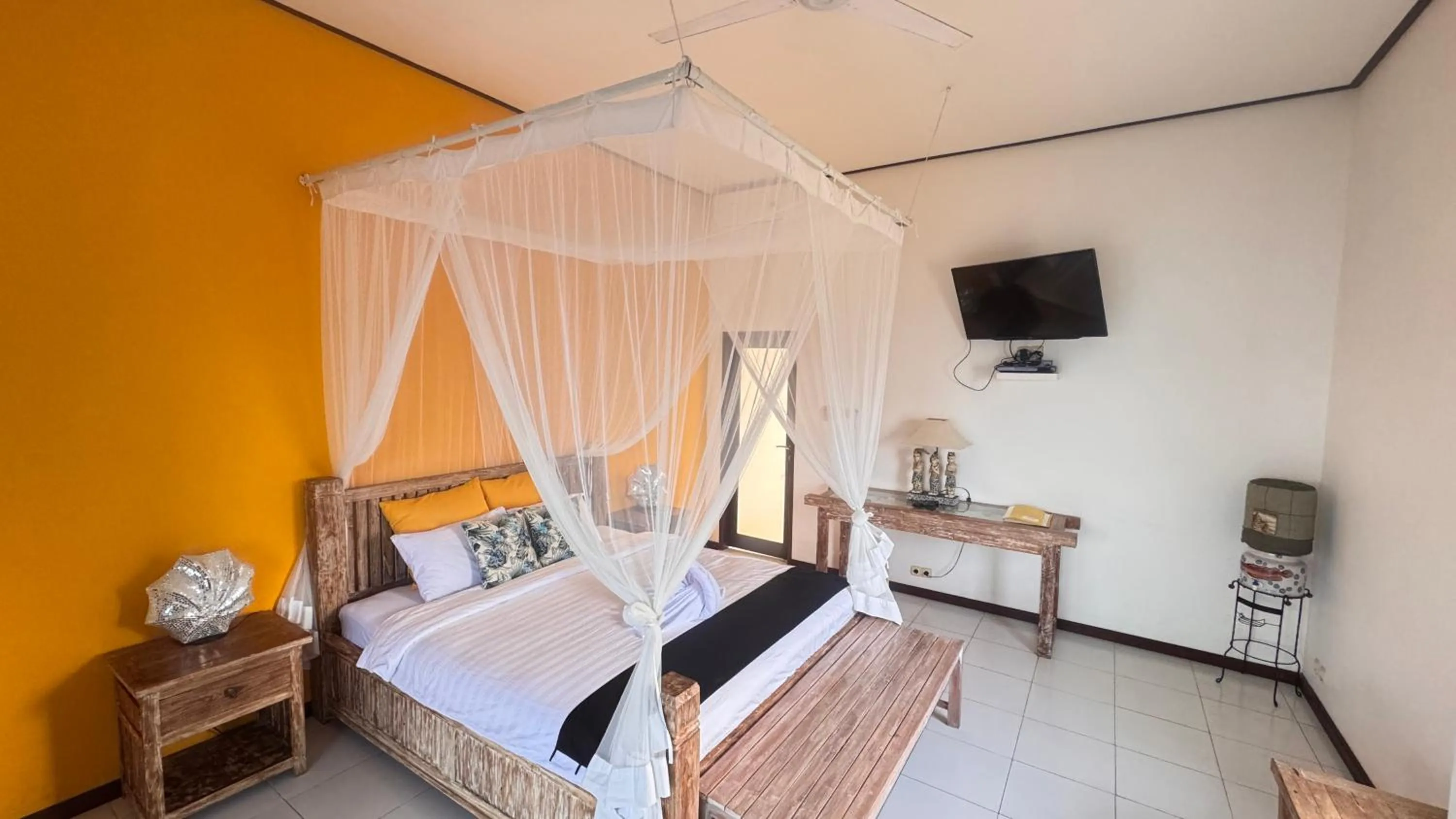 TV and multimedia, Bed in Nalini Resort