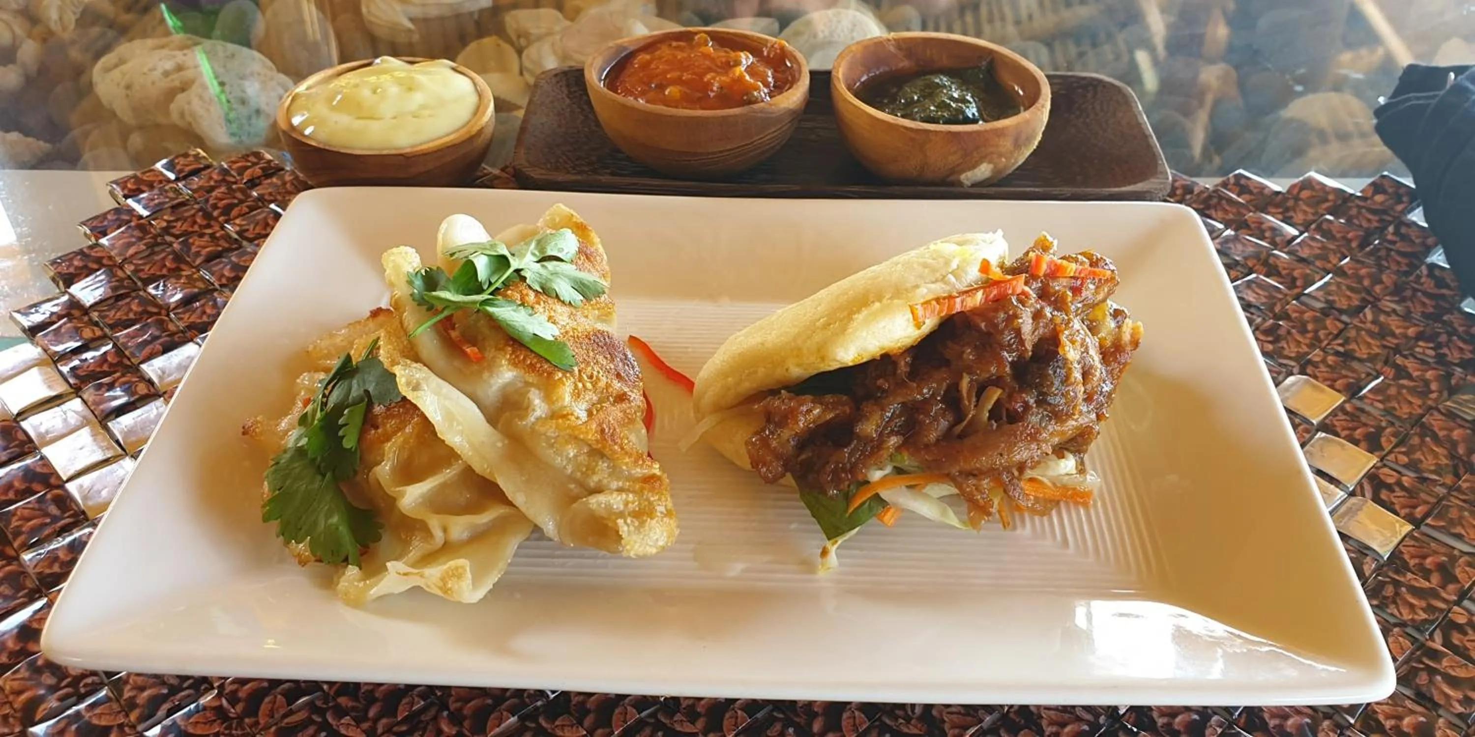 Restaurant/places to eat in Nalini Resort