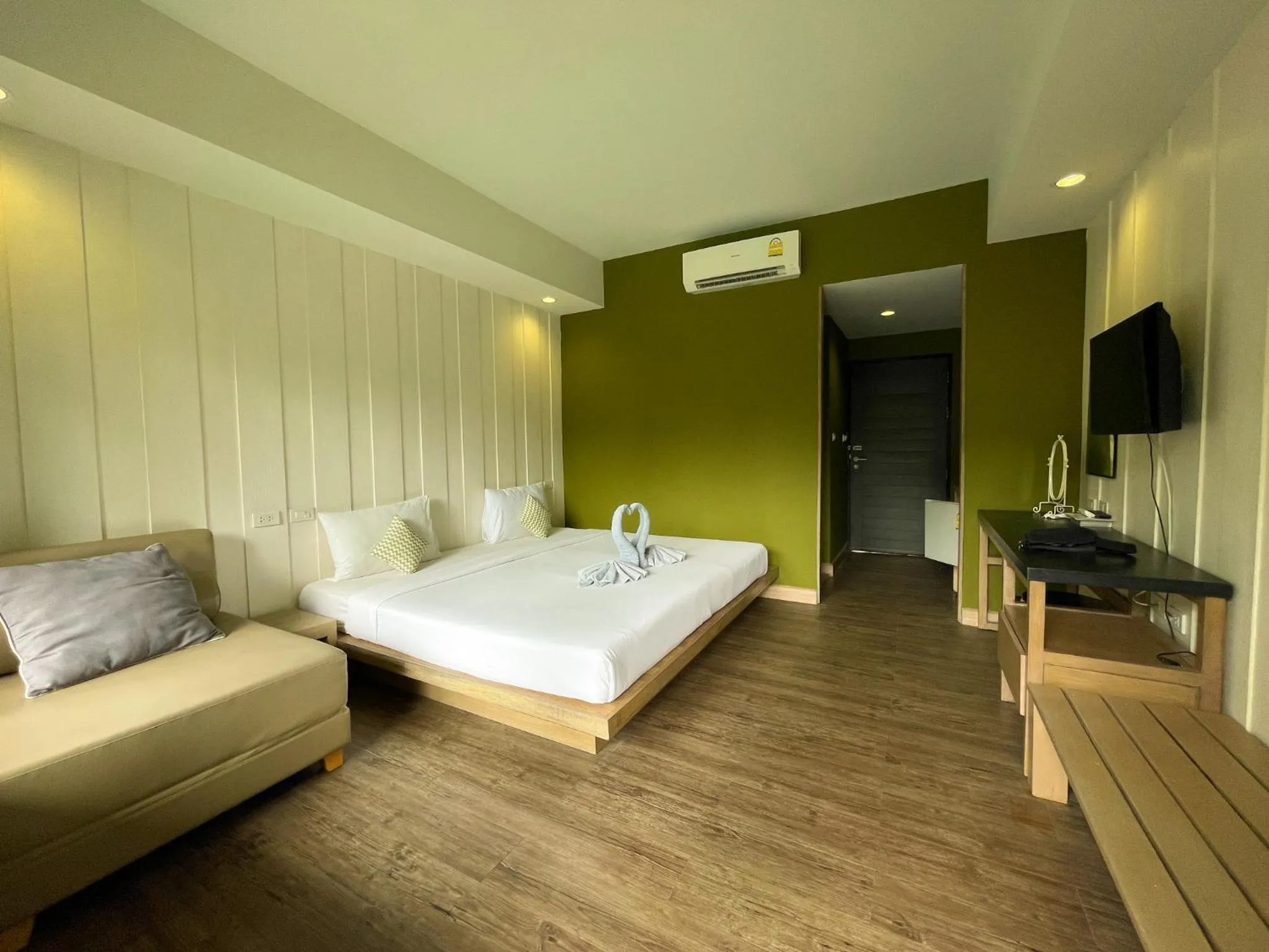 Bedroom, Bed in Samed Hideaway Resort