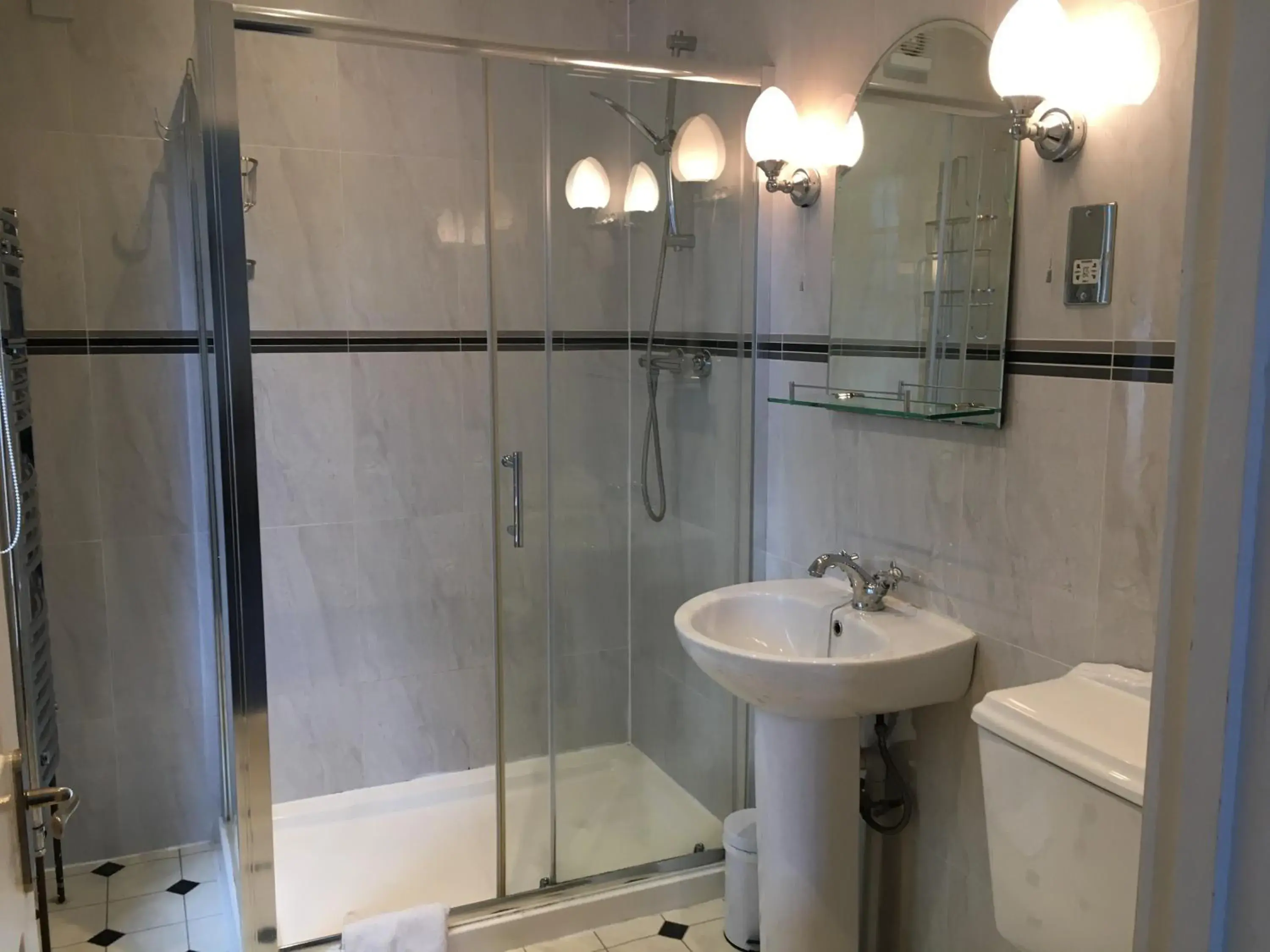 Superior Twin Room in Pickwicks Guest House Superior Twin Room in Pickwicks Guest House