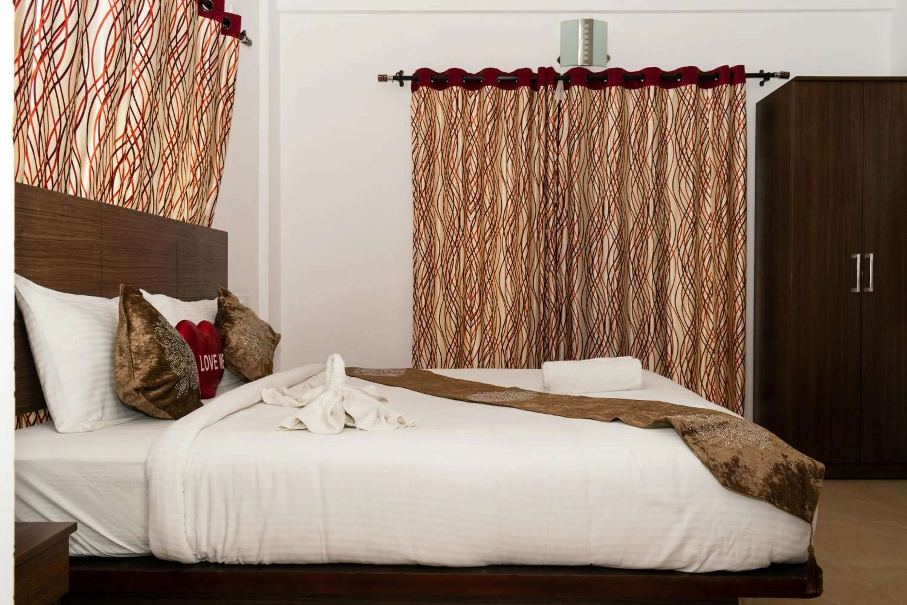 Bed in Pine Tree Munnar