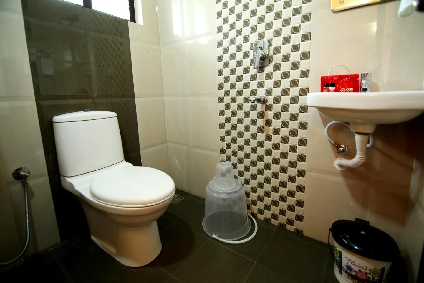 Toilet in Pine Tree Munnar