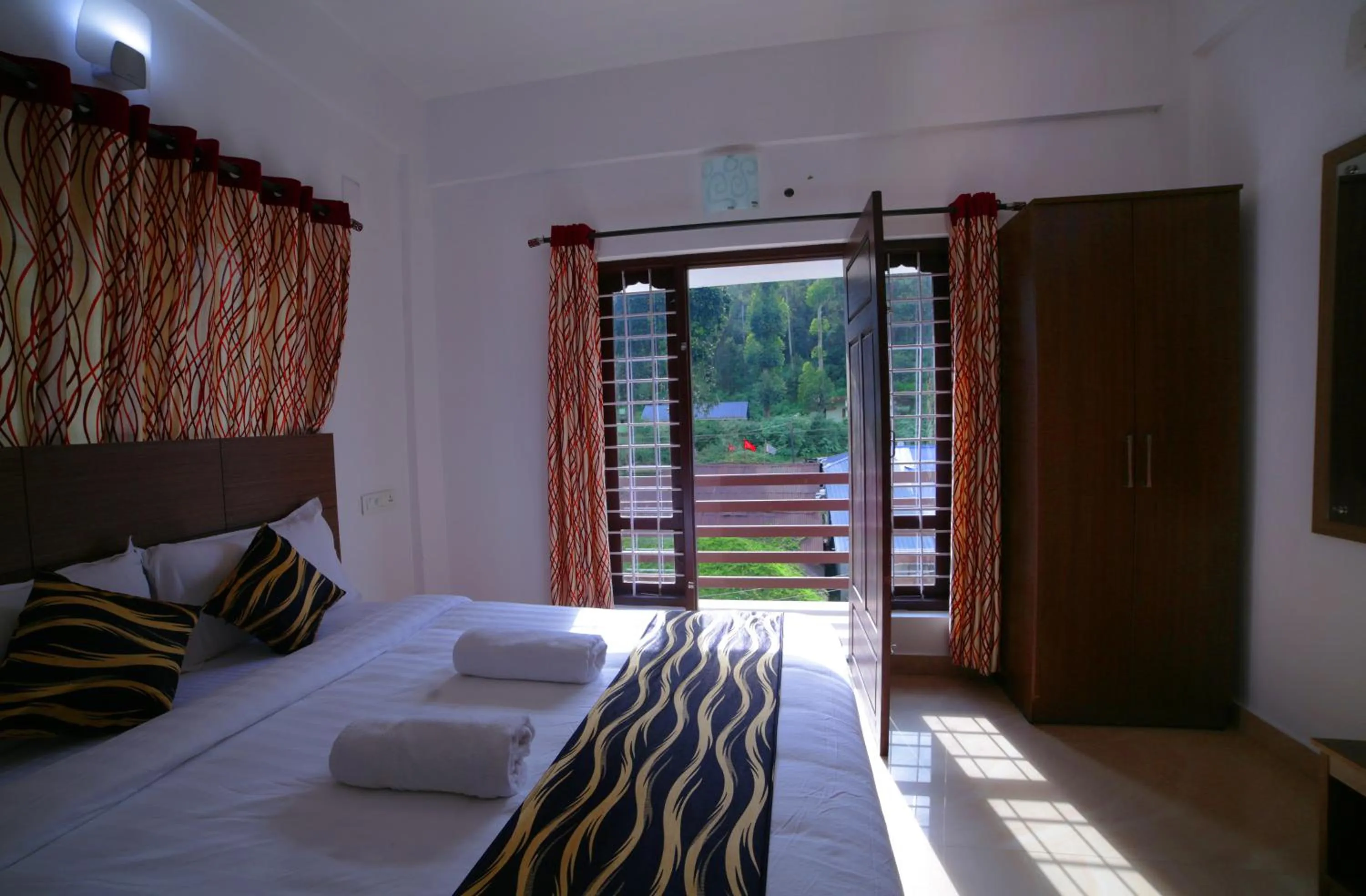 Bedroom, Bed in Pine Tree Munnar