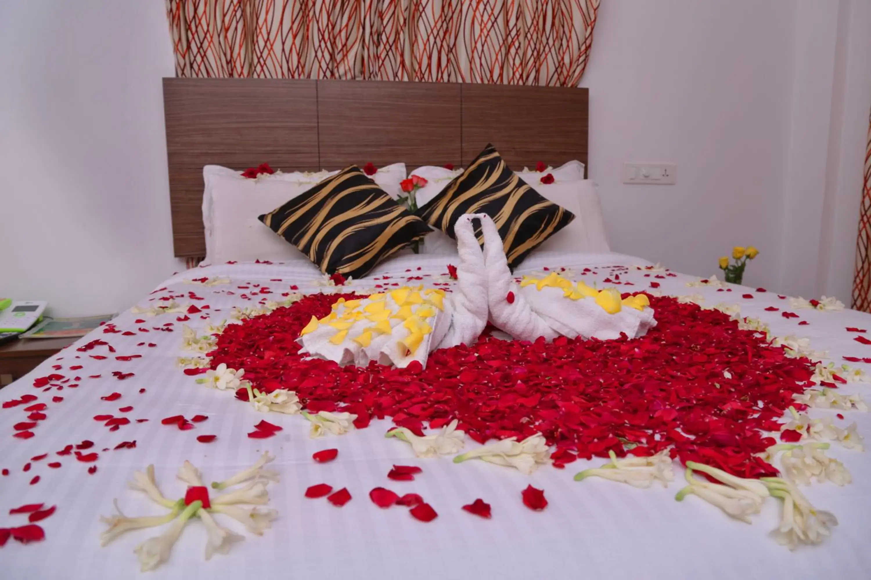 Bedroom, Bed in Pine Tree Munnar Bedroom, Bed in Pine Tree Munnar