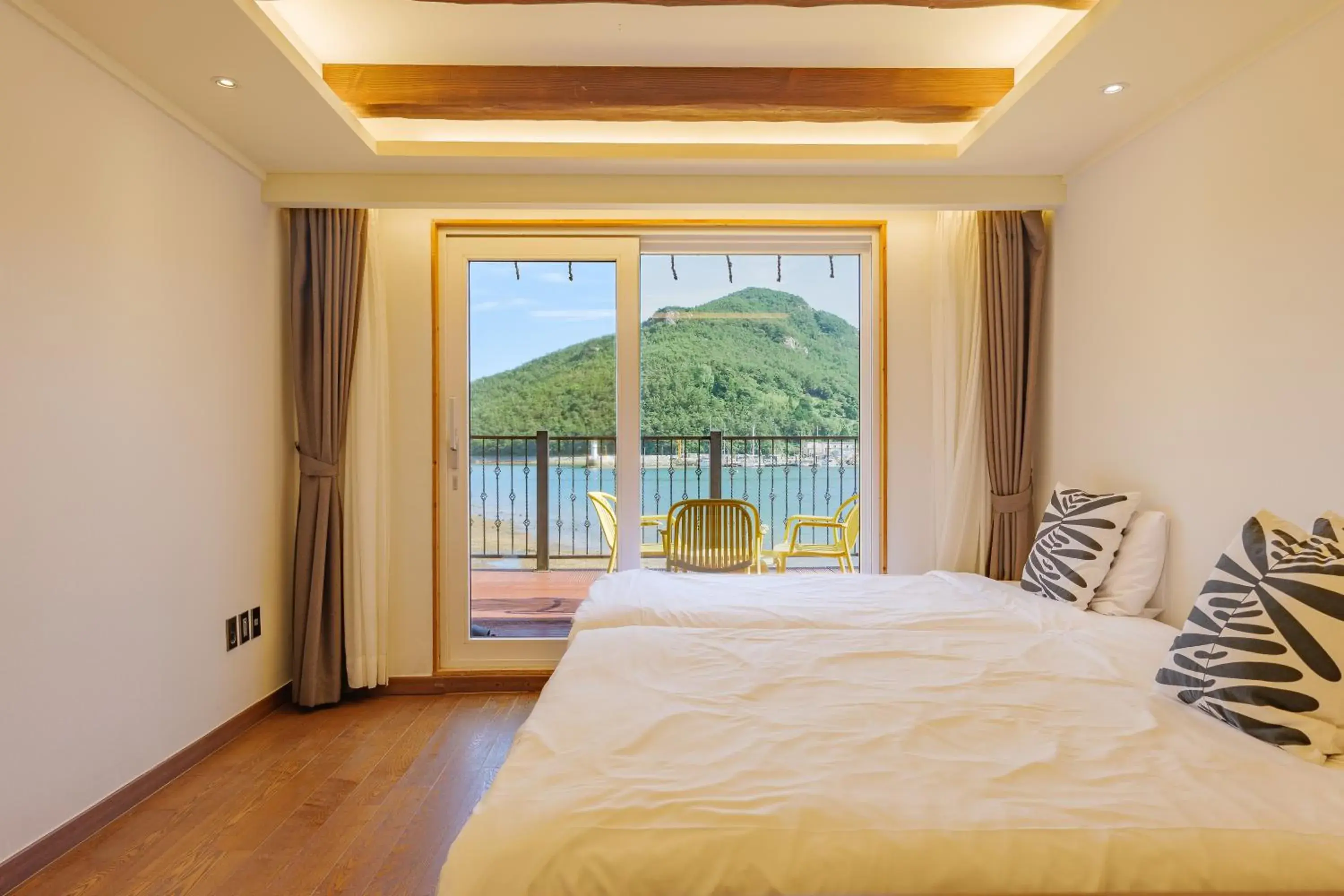 Bed in Tongyeong Hansan Marina Resort Bed in Tongyeong Hansan Marina Resort