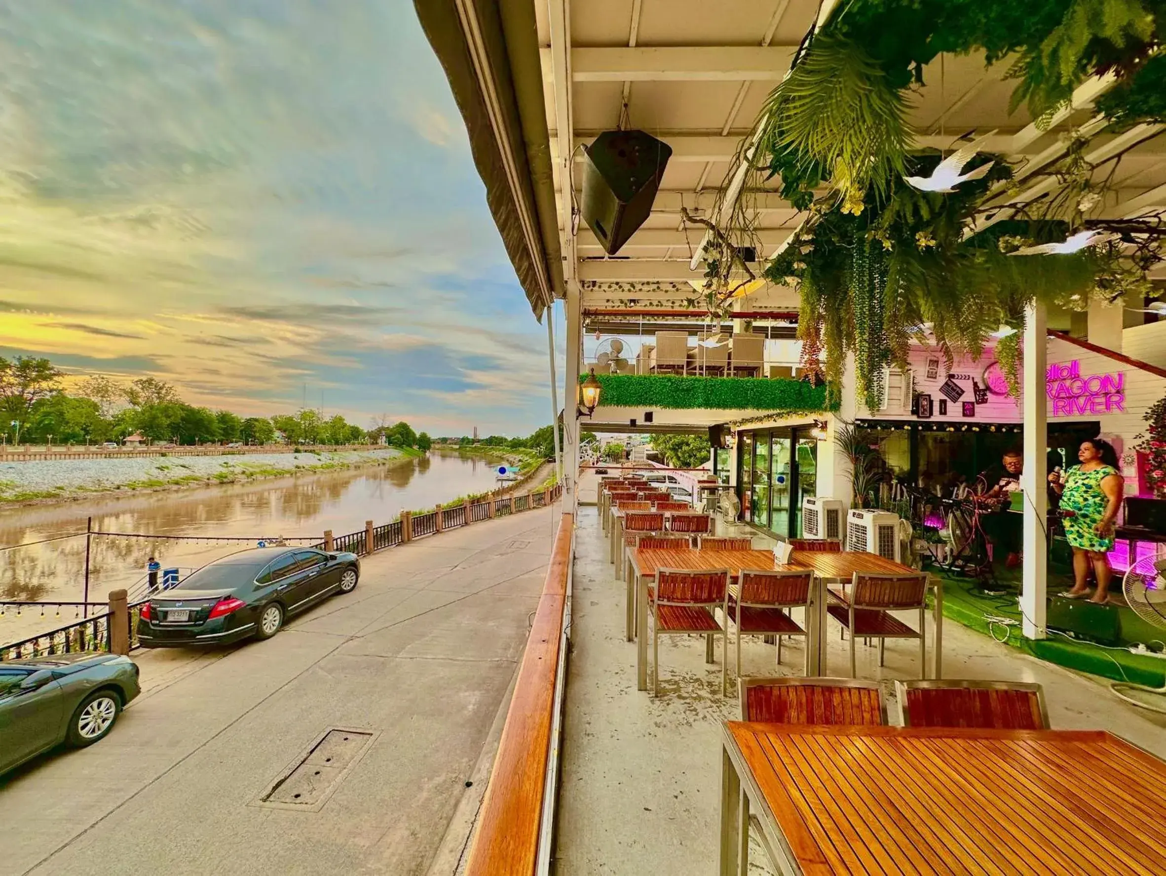 Restaurant/places to eat in Dragon River Avenue Restaurant/places to eat in Dragon River Avenue