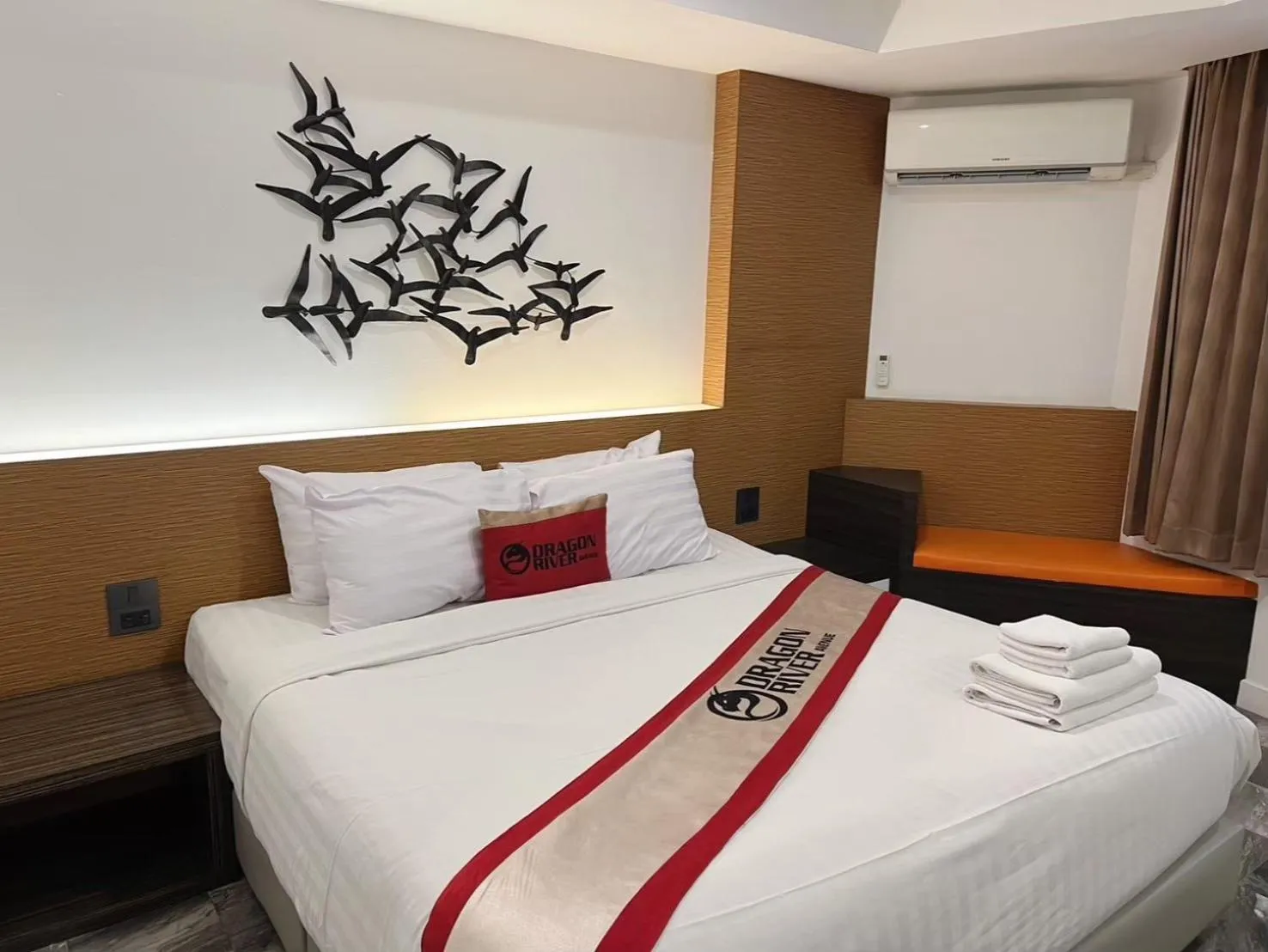 Bed in Dragon River Avenue