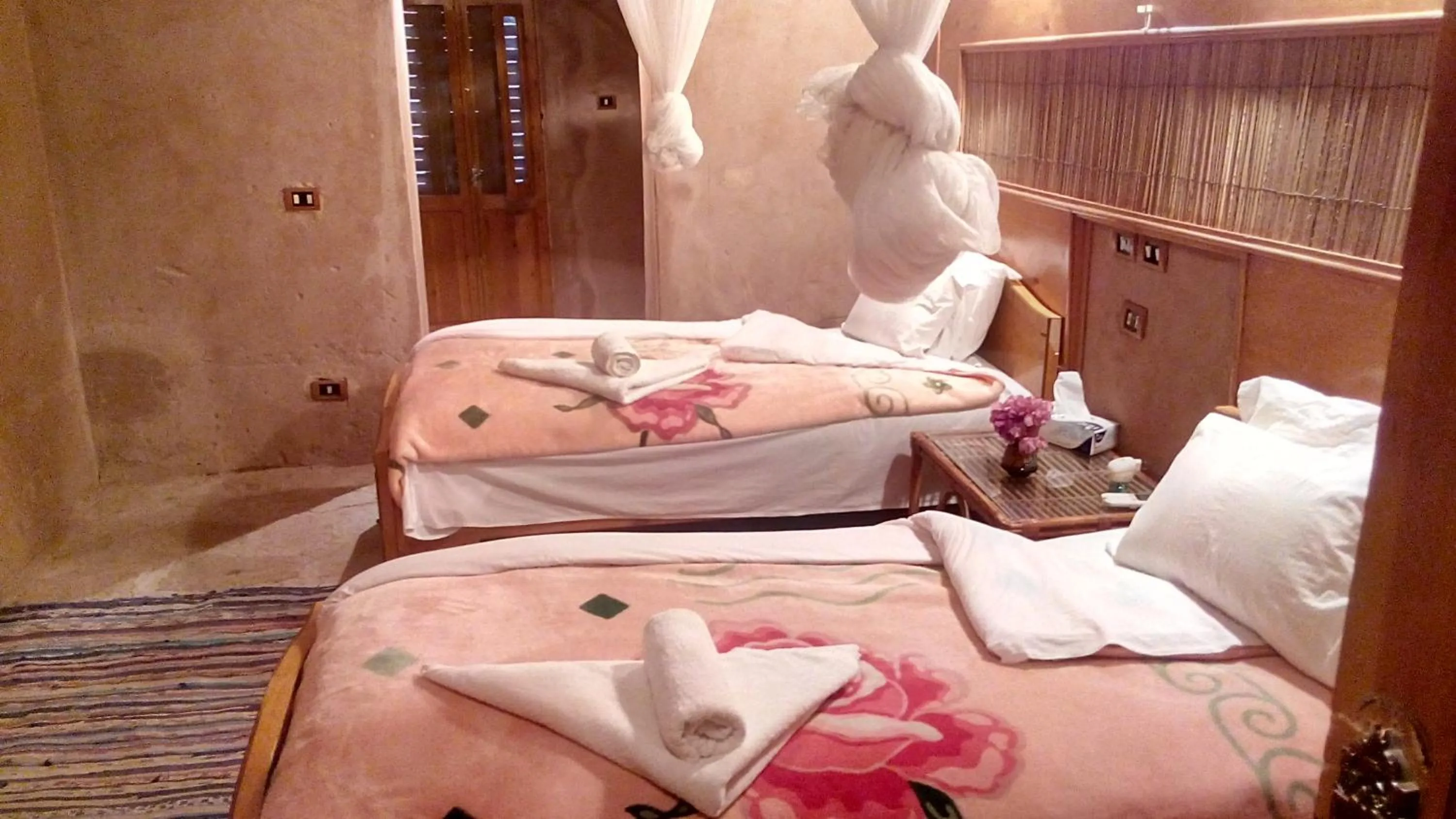Bed in Eskaleh Eco-Lodge