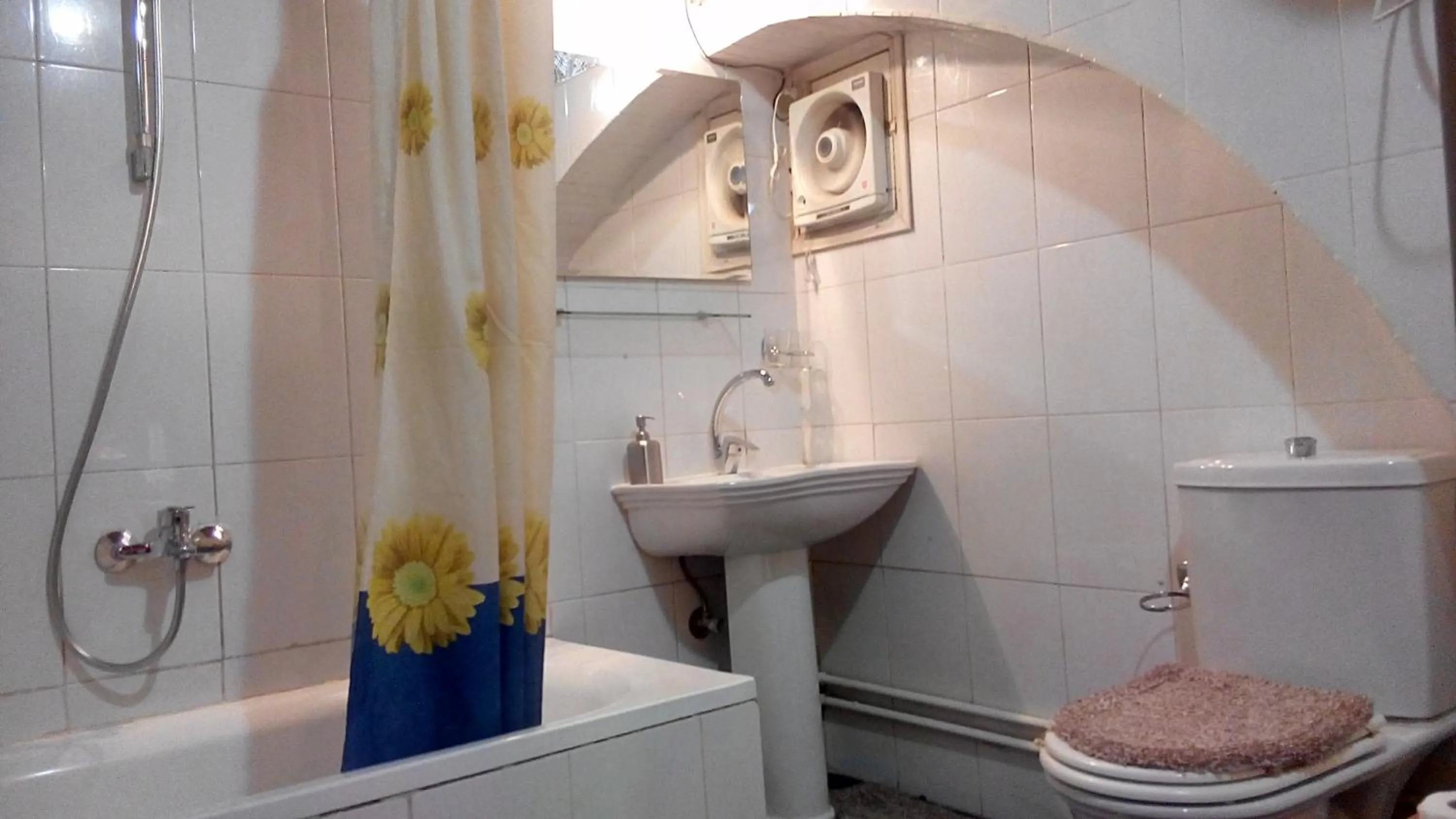 Bathroom in Eskaleh Eco-Lodge