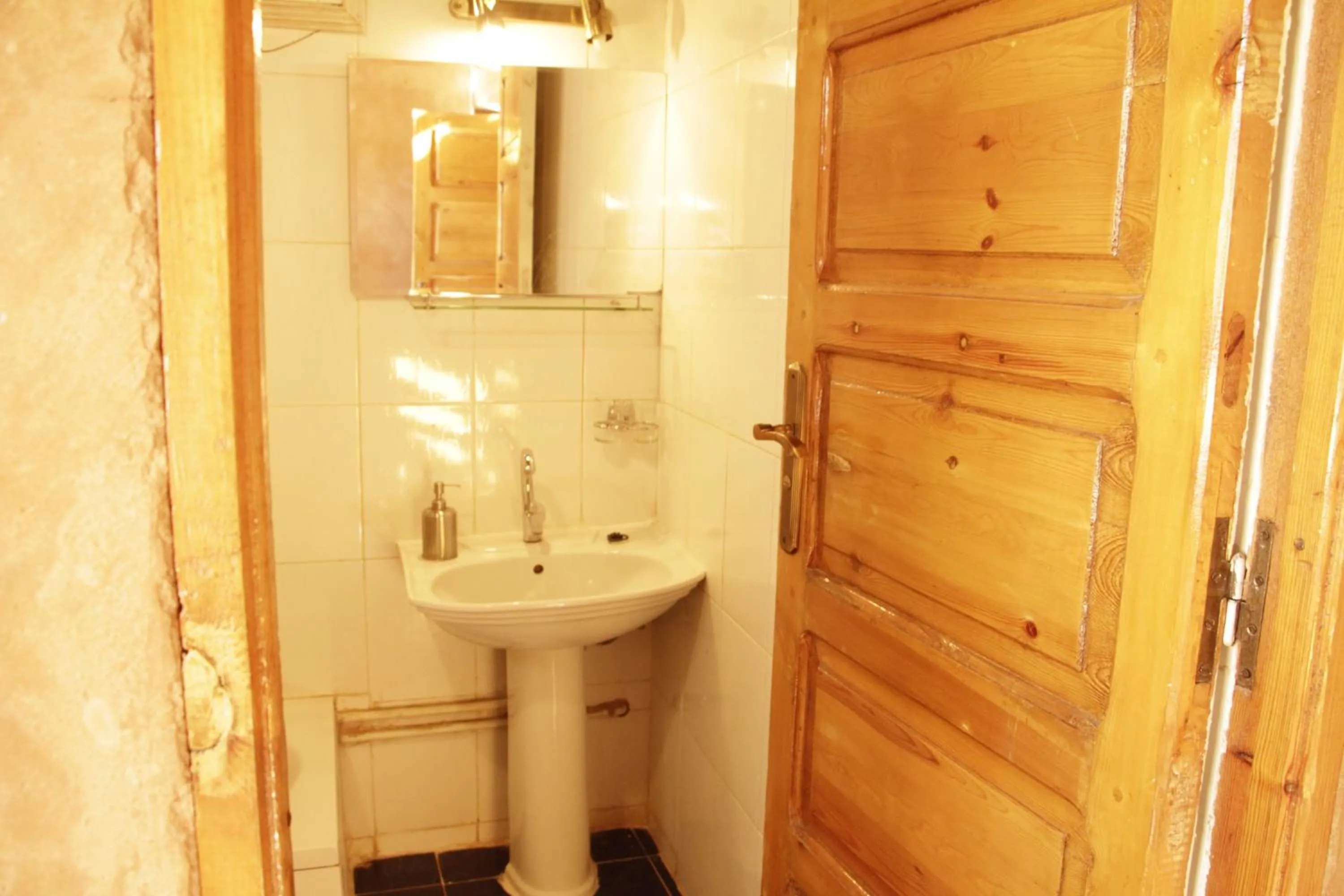 Bathroom in Eskaleh Eco-Lodge