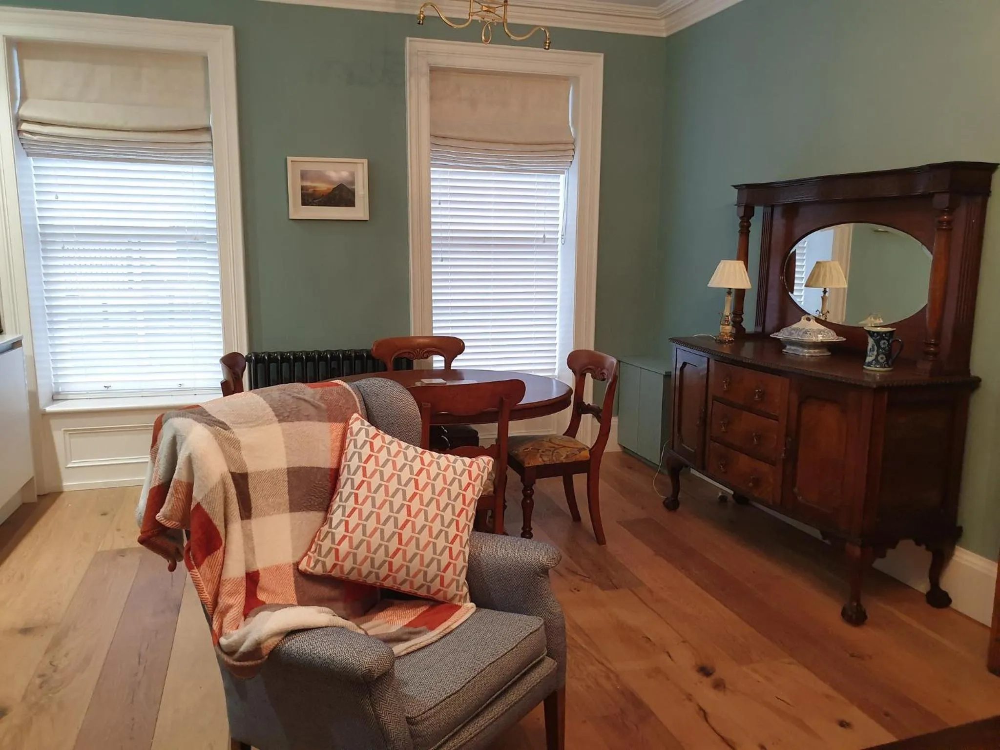 Living room in Bishop's Gate Hotel