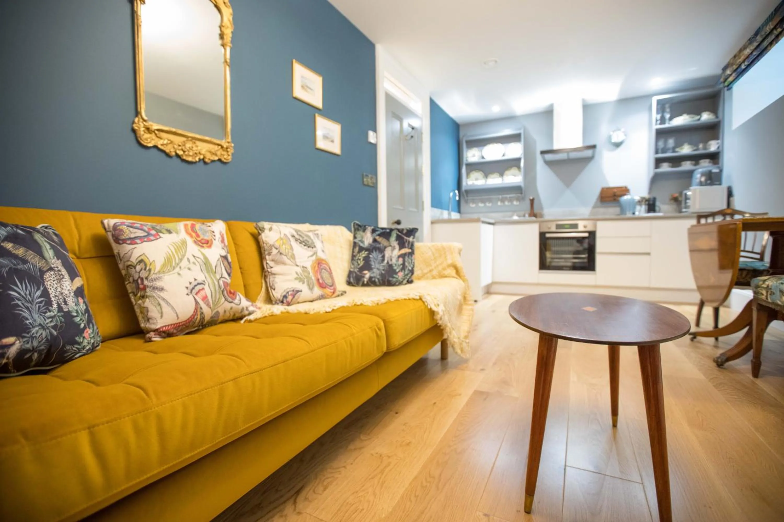 Living room in Bishop's Gate Hotel