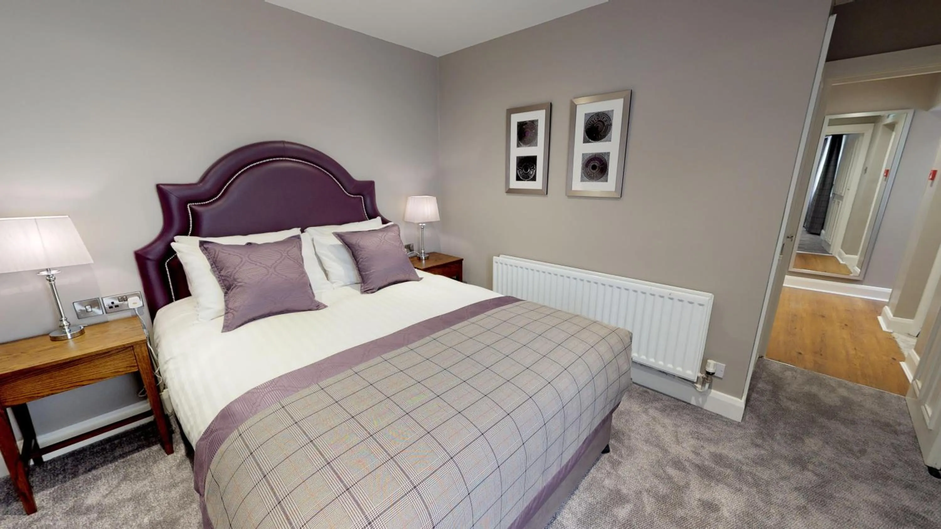 Bedroom, Bed in Bishop's Gate Hotel