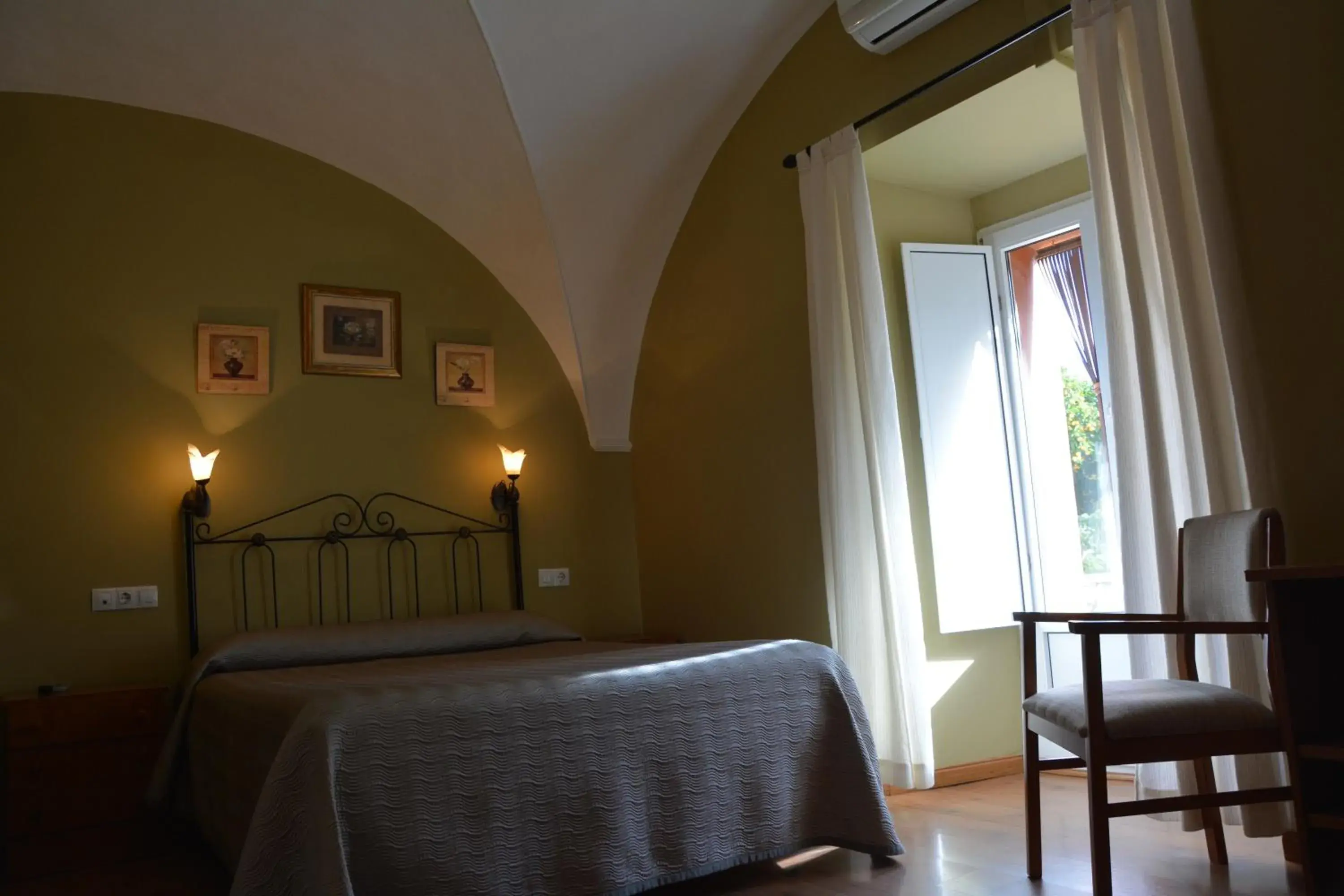 Double Room in Hostal San Miguel Double Room in Hostal San Miguel