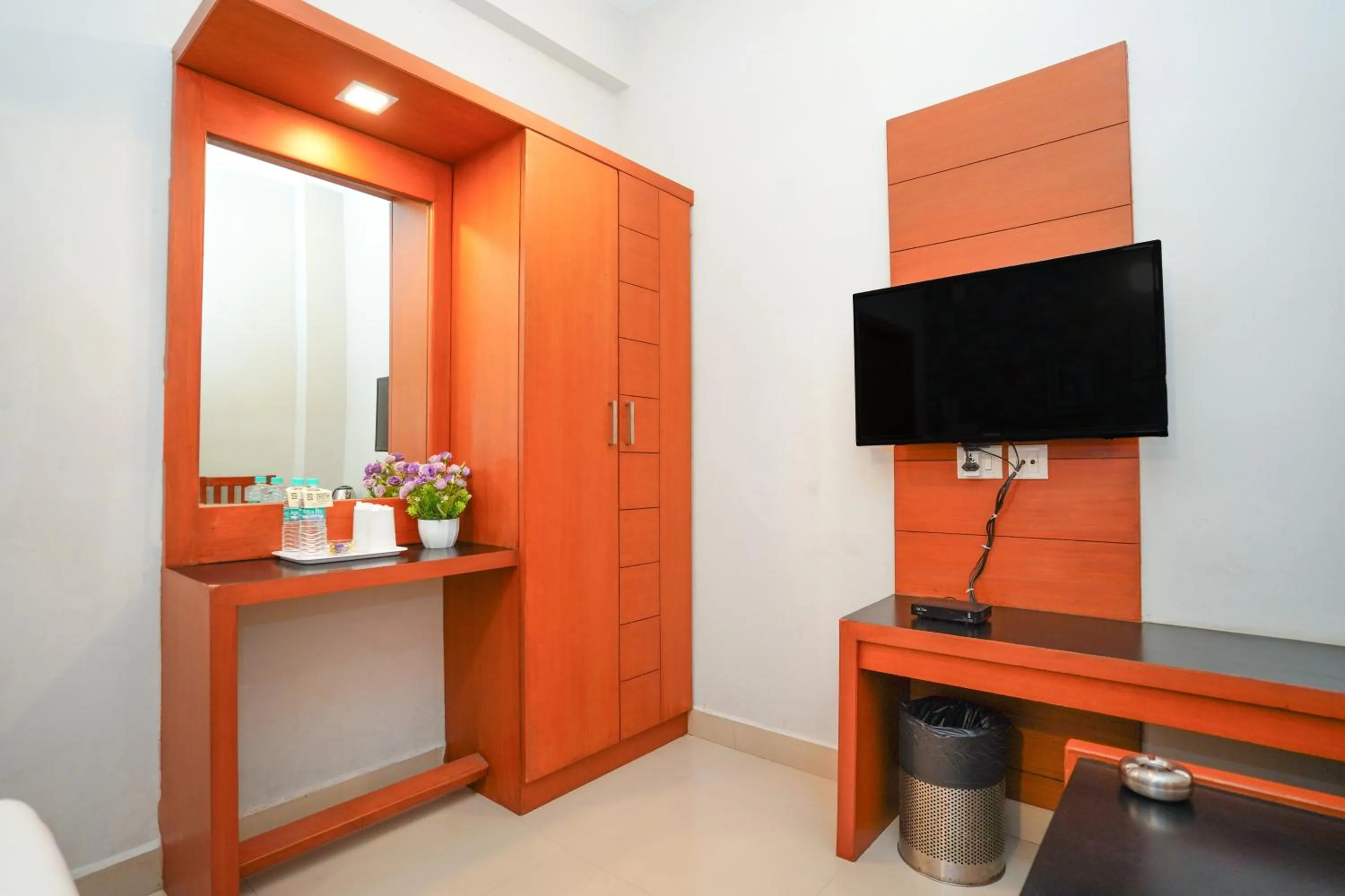 TV and multimedia in Zaith Residency Near US Consulate & Apollo hospitals