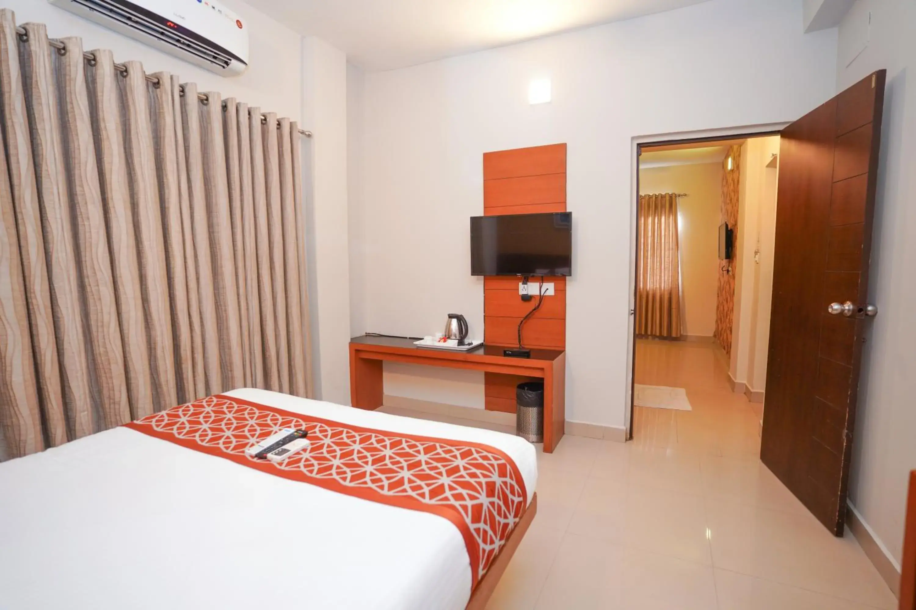 Bed in Zaith Residency Near US Consulate & Apollo hospitals Bed in Zaith Residency Near US Consulate & Apollo hospitals