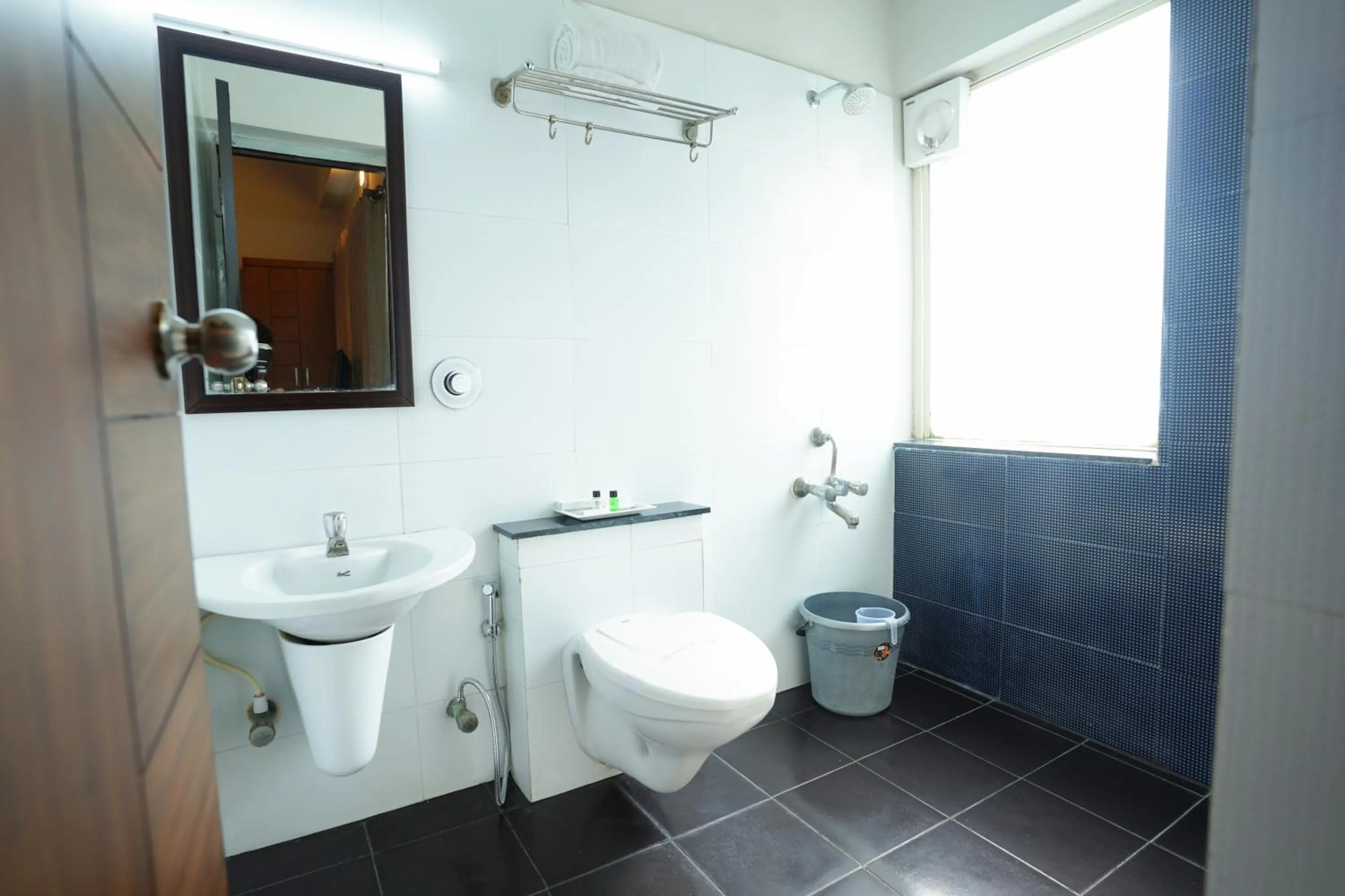 Toilet in Zaith Residency Near US Consulate & Apollo hospitals