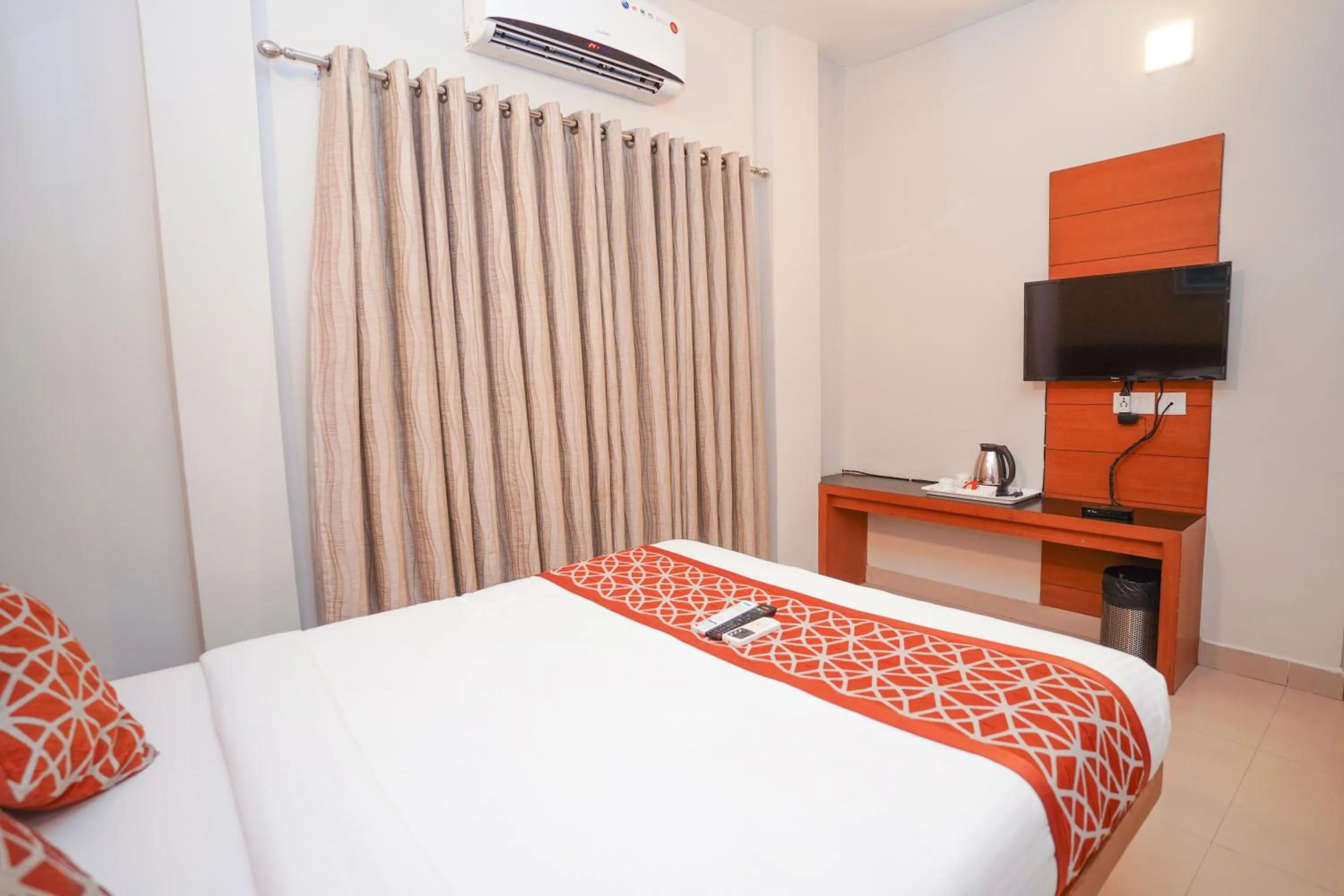 Bed in Zaith Residency Near US Consulate & Apollo hospitals