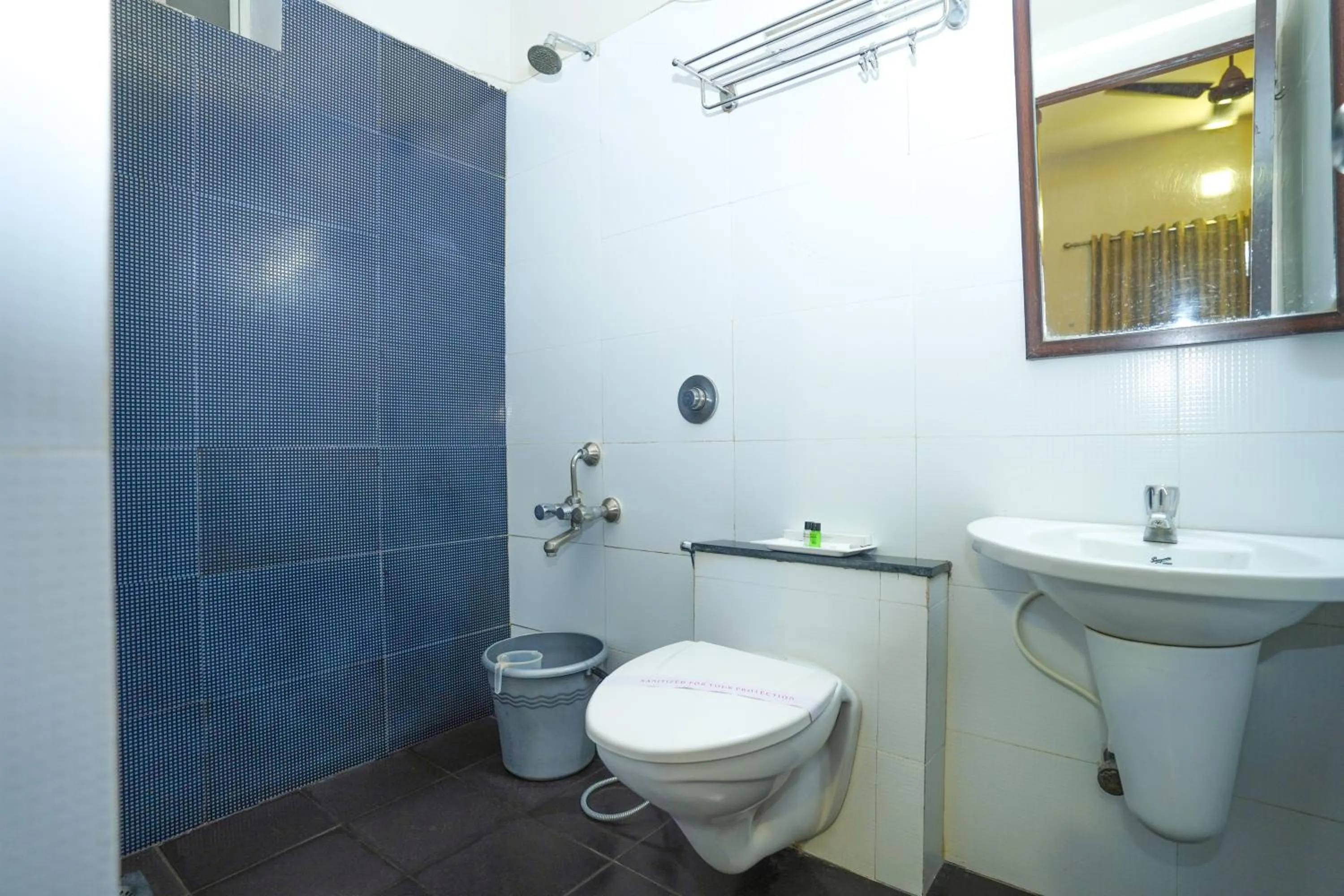 Toilet in Zaith Residency Near US Consulate & Apollo hospitals